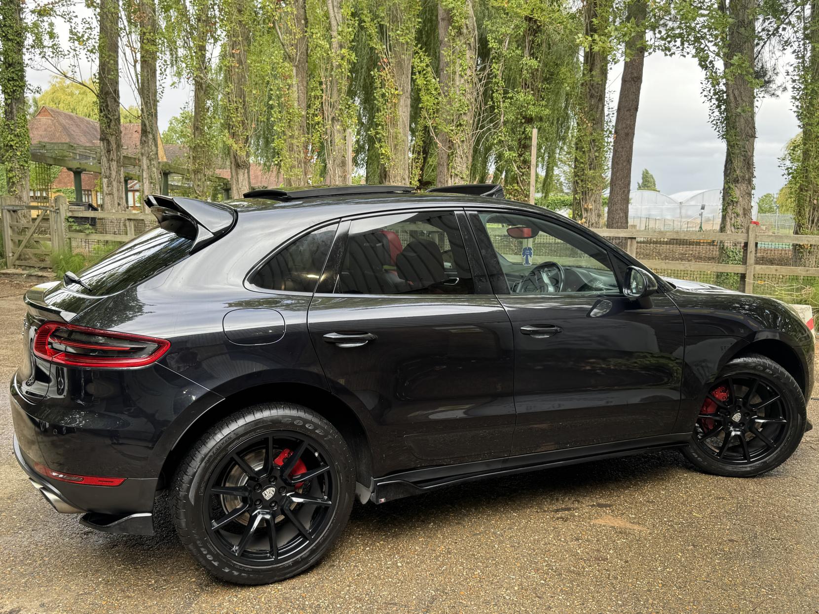 Porsche Macan 3.0 TD V6 S SUV 5dr Diesel PDK 4WD Euro 6 (s/s) (258 ps)