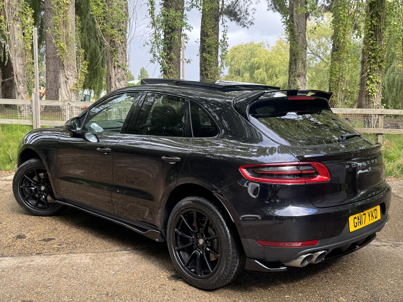 Porsche Macan 3.0 TD V6 S SUV 5dr Diesel PDK 4WD Euro 6 (s/s) (258 ps)