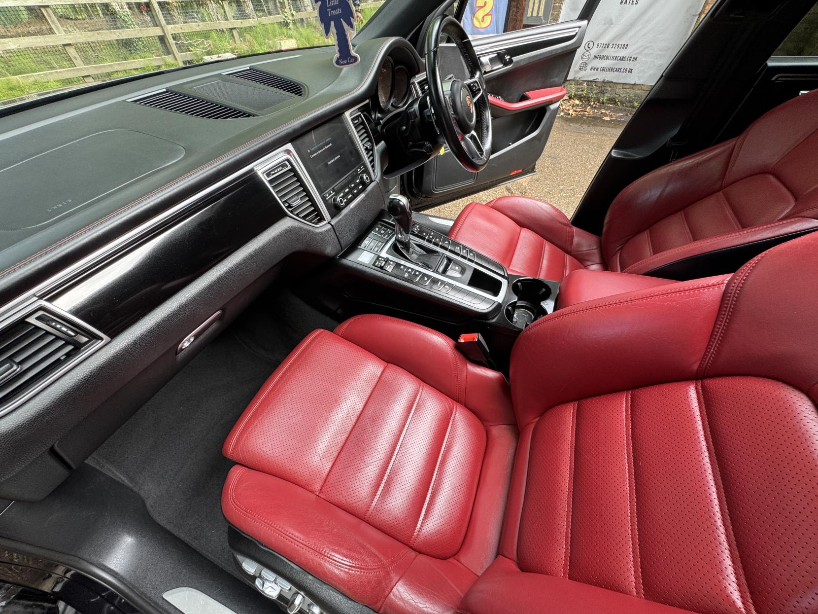 Porsche Macan 3.0 TD V6 S SUV 5dr Diesel PDK 4WD Euro 6 (s/s) (258 ps)