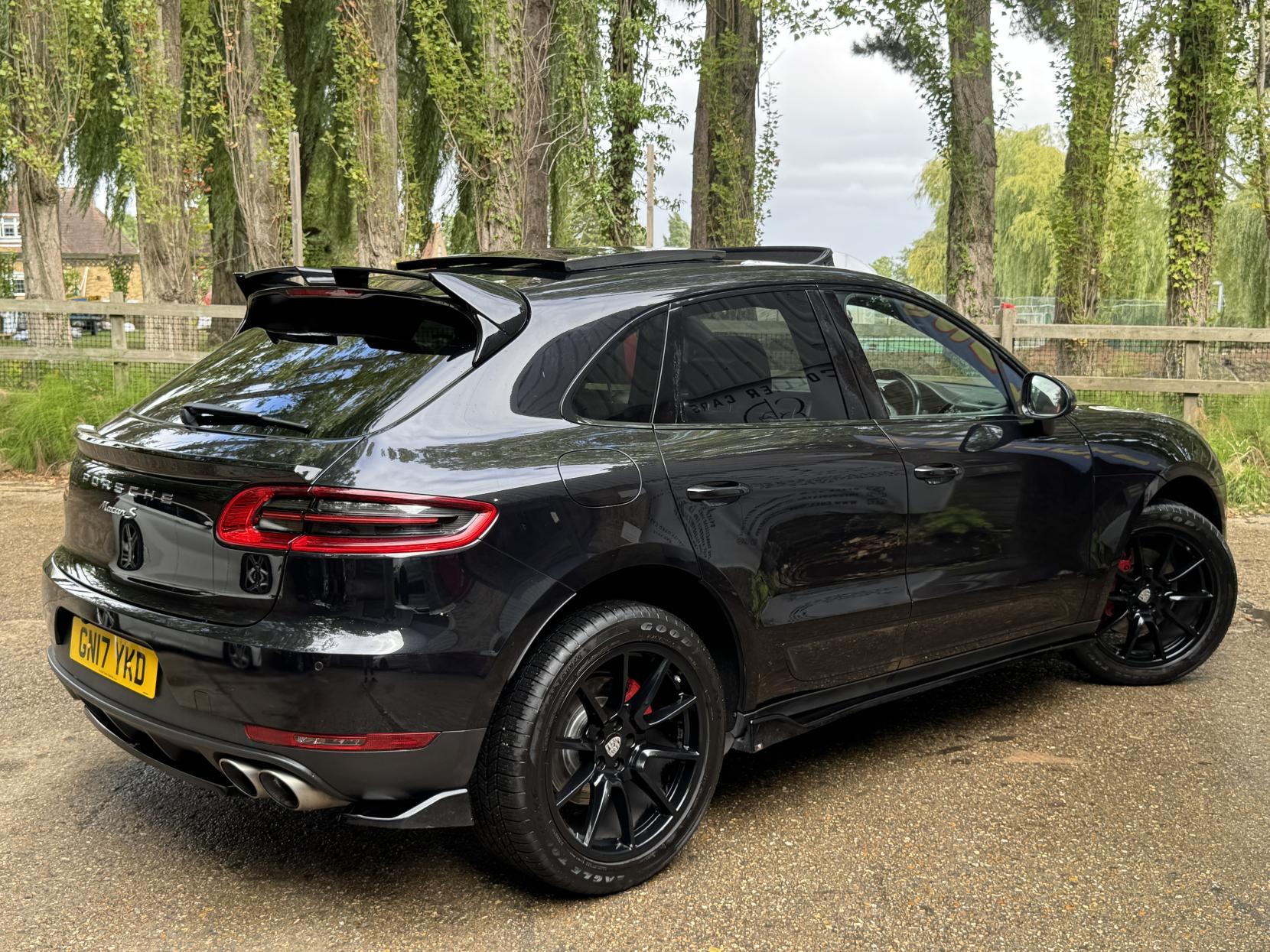 Porsche Macan 3.0 TD V6 S SUV 5dr Diesel PDK 4WD Euro 6 (s/s) (258 ps)
