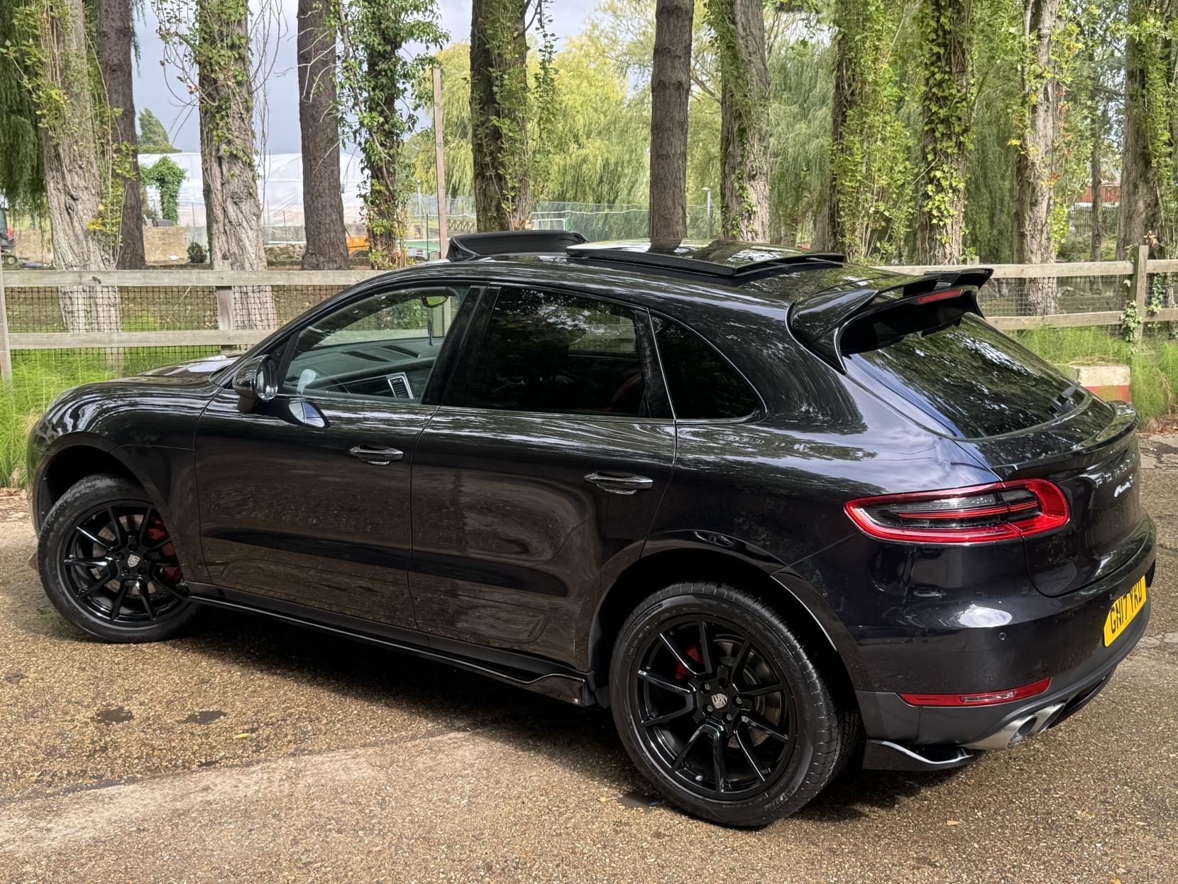 Porsche Macan 3.0 TD V6 S SUV 5dr Diesel PDK 4WD Euro 6 (s/s) (258 ps)