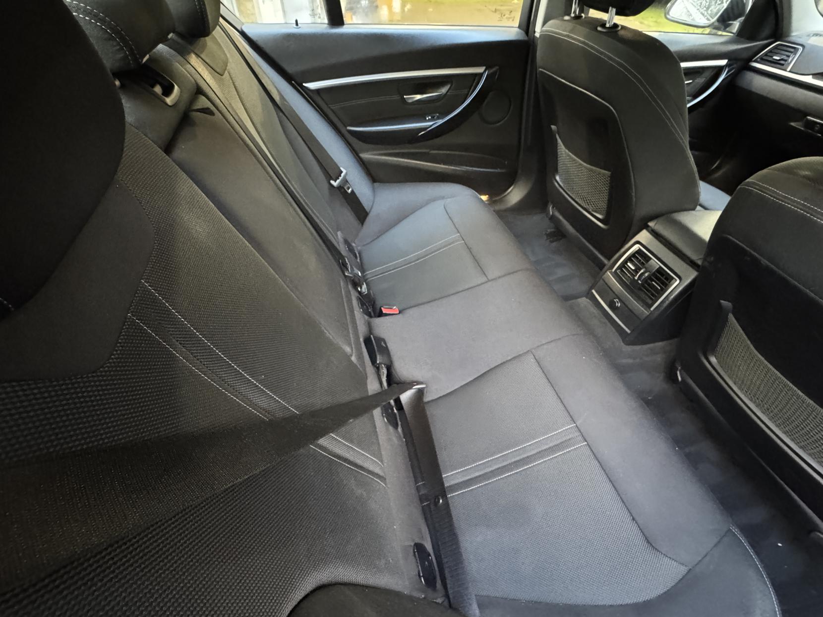 BMW 3 Series 2.0 330e 7.6kWh Sport Saloon 4dr Petrol Plug-in Hybrid Auto Euro 6 (s/s) (252 ps)