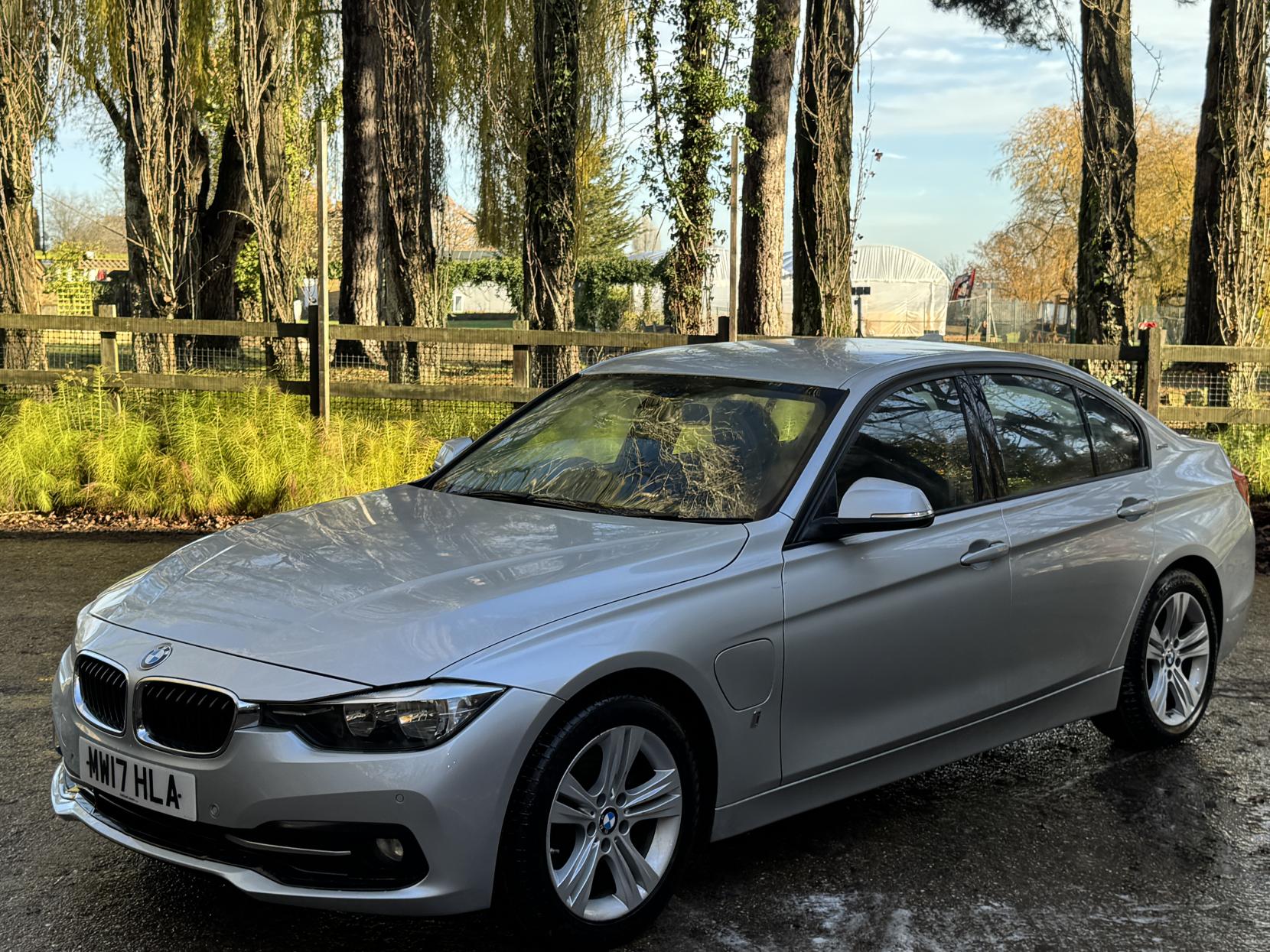 BMW 3 Series 2.0 330e 7.6kWh Sport Saloon 4dr Petrol Plug-in Hybrid Auto Euro 6 (s/s) (252 ps)