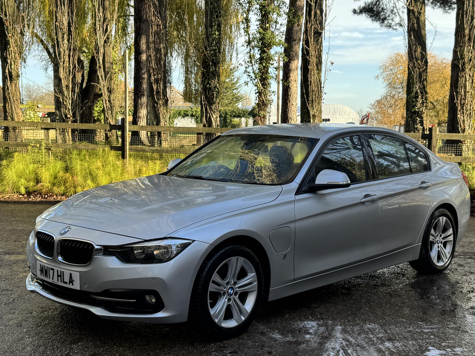BMW 3 Series 2.0 330e 7.6kWh Sport Saloon 4dr Petrol Plug-in Hybrid Auto Euro 6 (s/s) (252 ps)