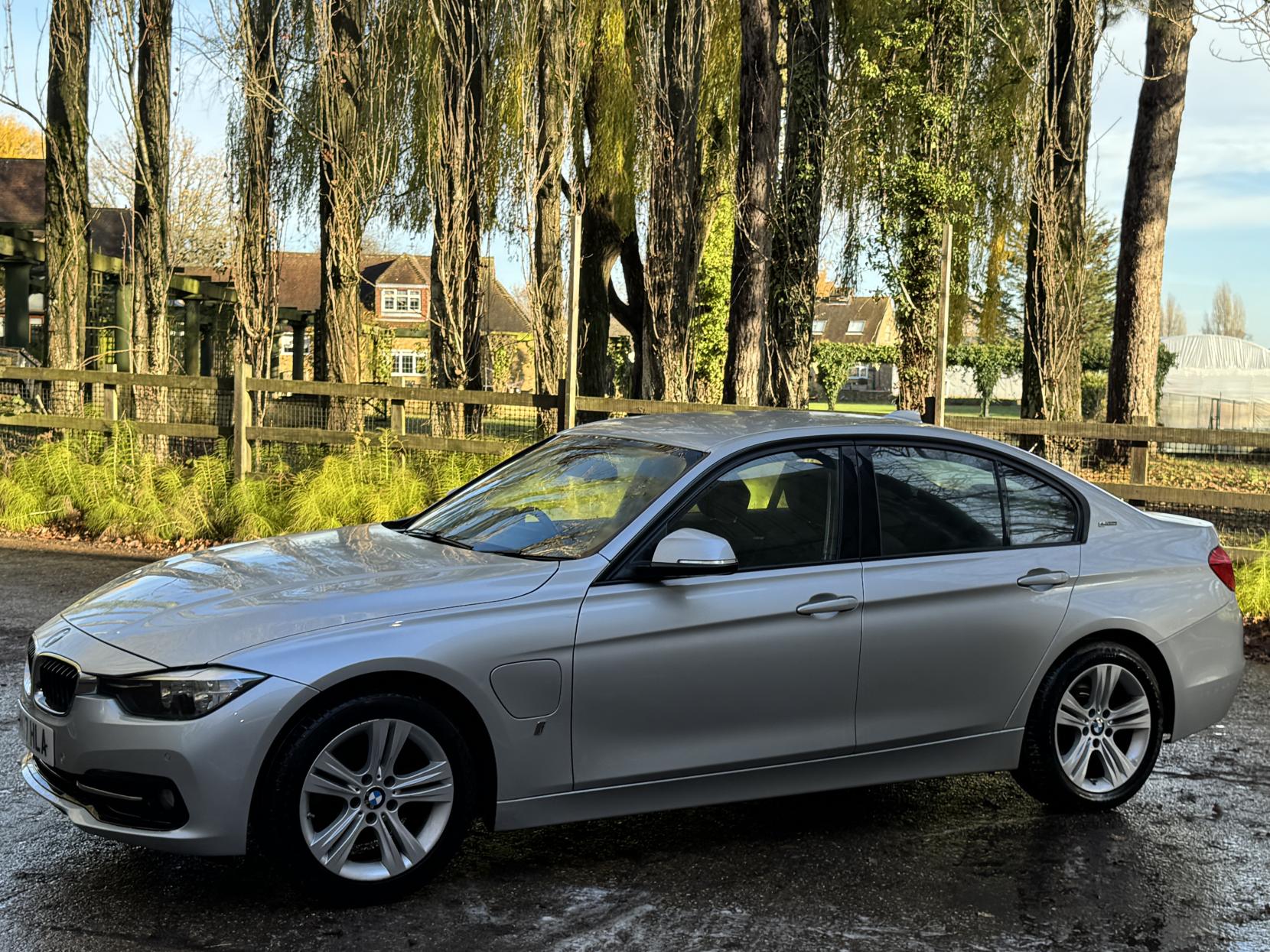 BMW 3 Series 2.0 330e 7.6kWh Sport Saloon 4dr Petrol Plug-in Hybrid Auto Euro 6 (s/s) (252 ps)