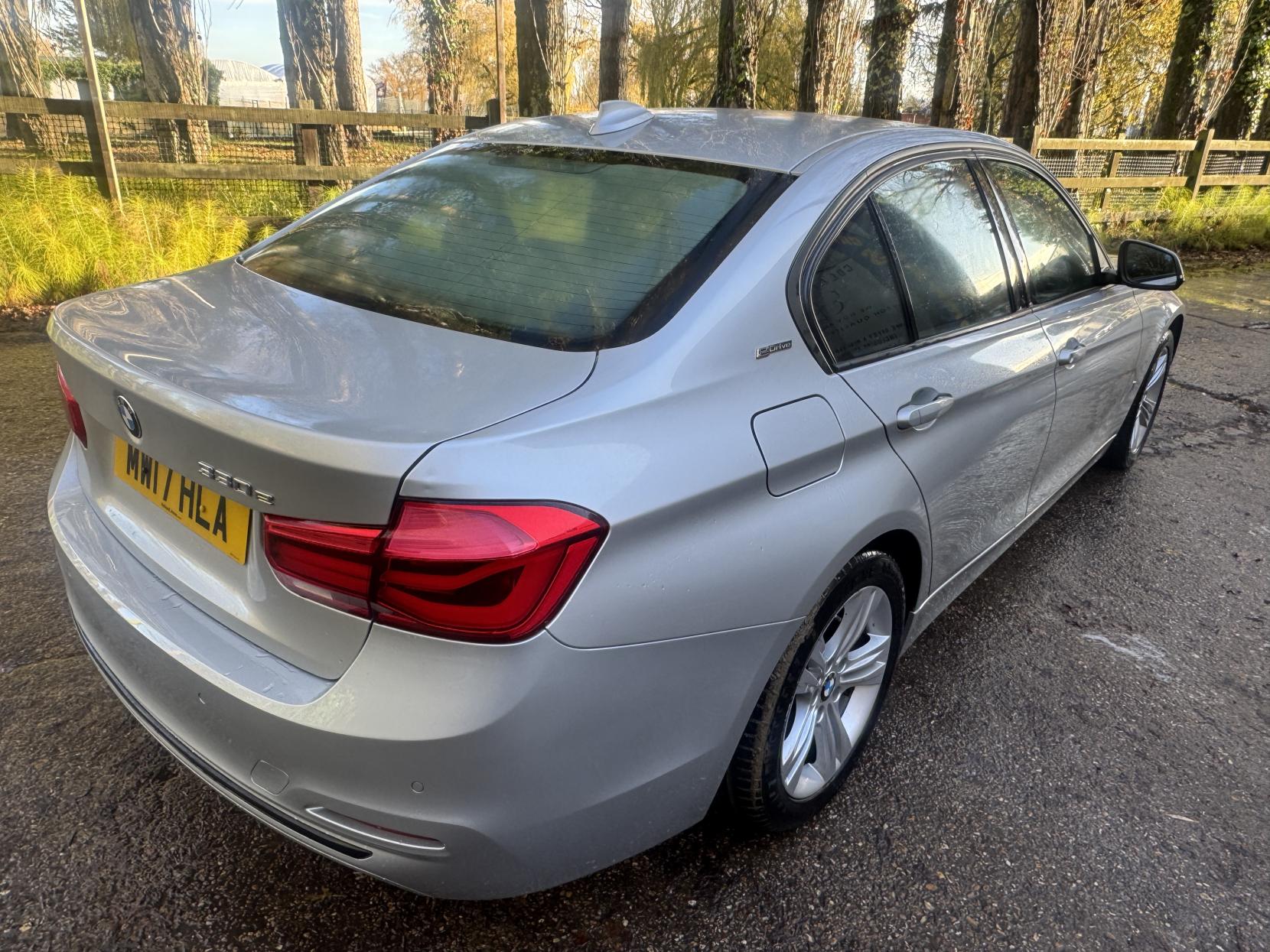 BMW 3 Series 2.0 330e 7.6kWh Sport Saloon 4dr Petrol Plug-in Hybrid Auto Euro 6 (s/s) (252 ps)