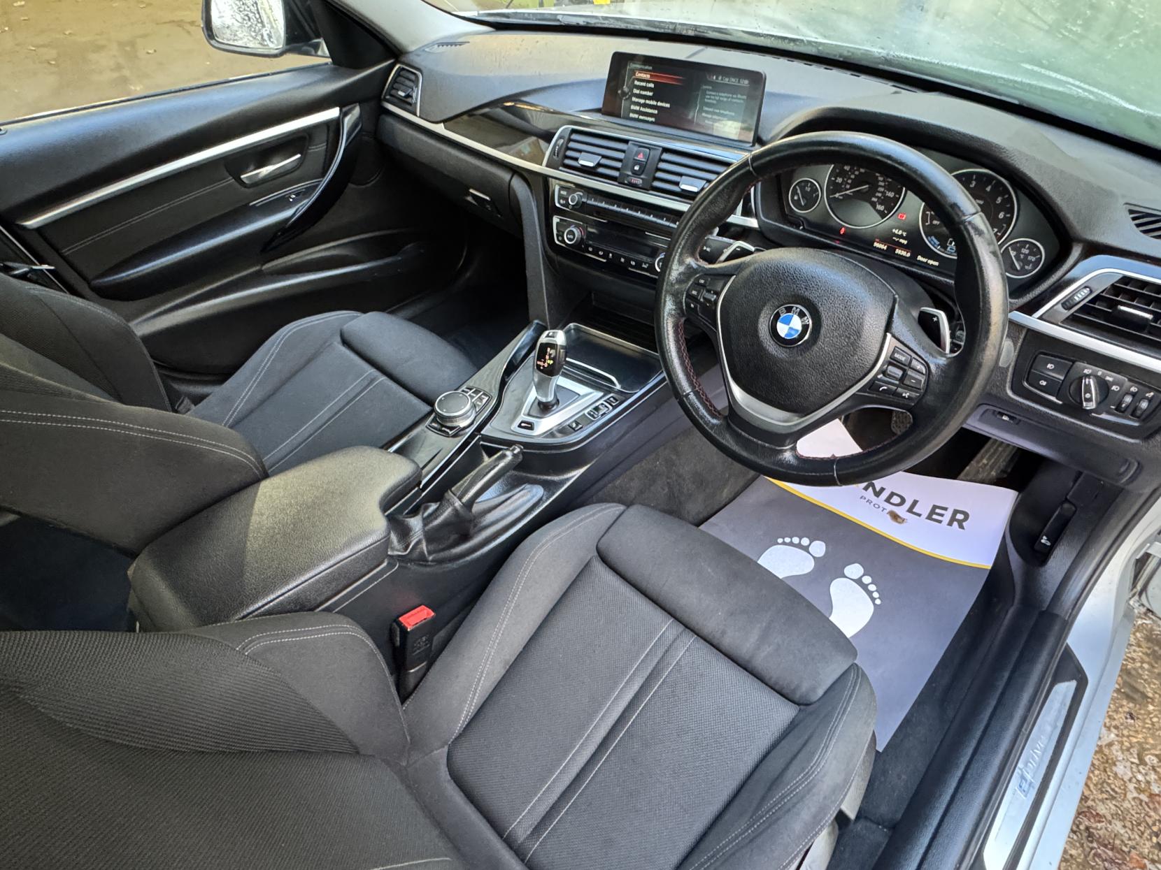BMW 3 Series 2.0 330e 7.6kWh Sport Saloon 4dr Petrol Plug-in Hybrid Auto Euro 6 (s/s) (252 ps)