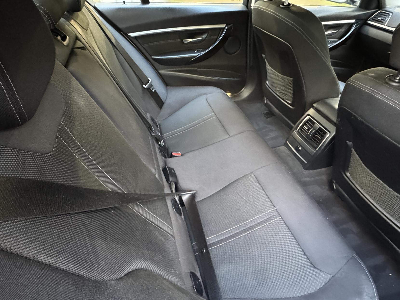 BMW 3 Series 2.0 330e 7.6kWh Sport Saloon 4dr Petrol Plug-in Hybrid Auto Euro 6 (s/s) (252 ps)