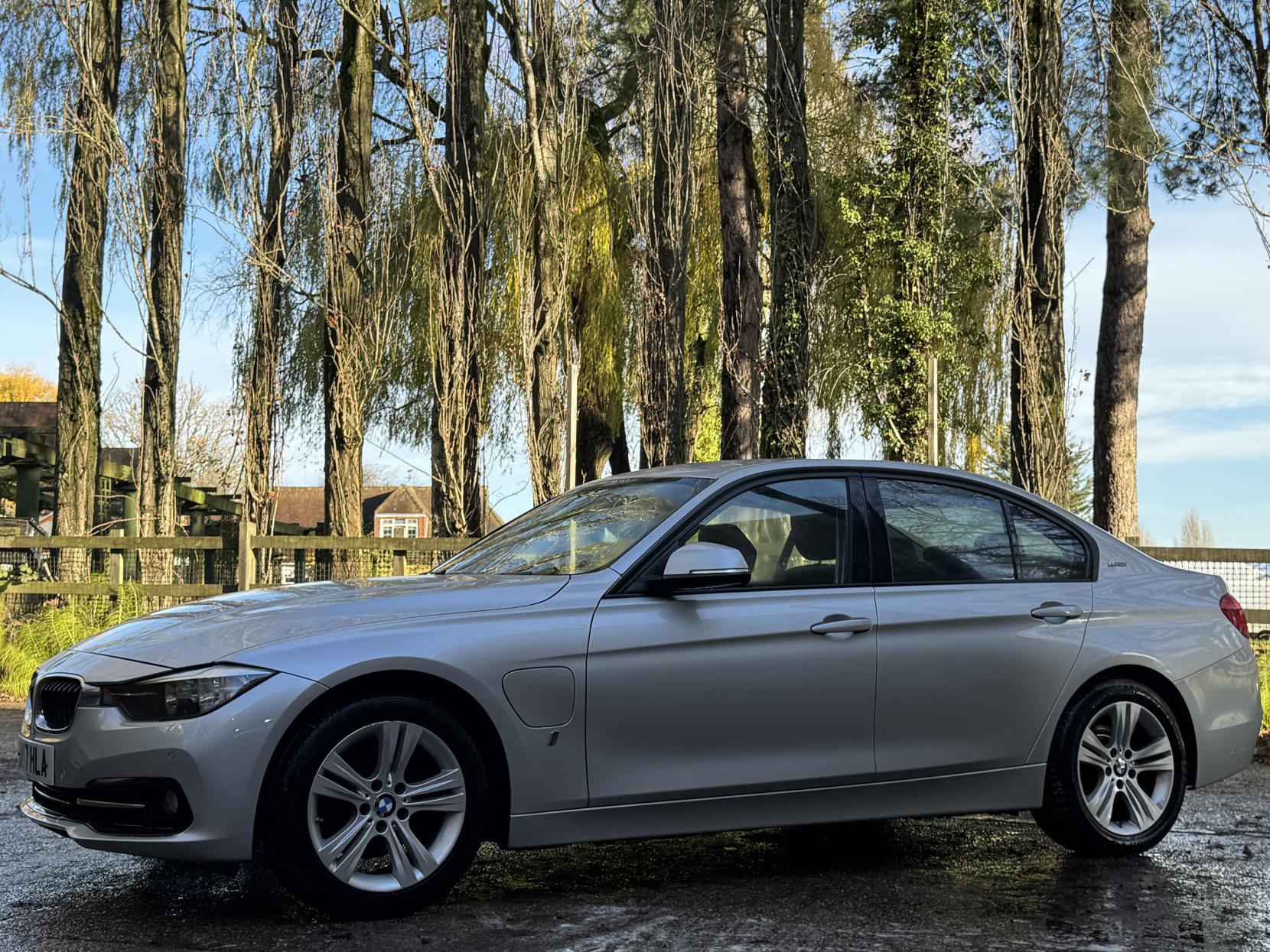 BMW 3 Series 2.0 330e 7.6kWh Sport Saloon 4dr Petrol Plug-in Hybrid Auto Euro 6 (s/s) (252 ps)