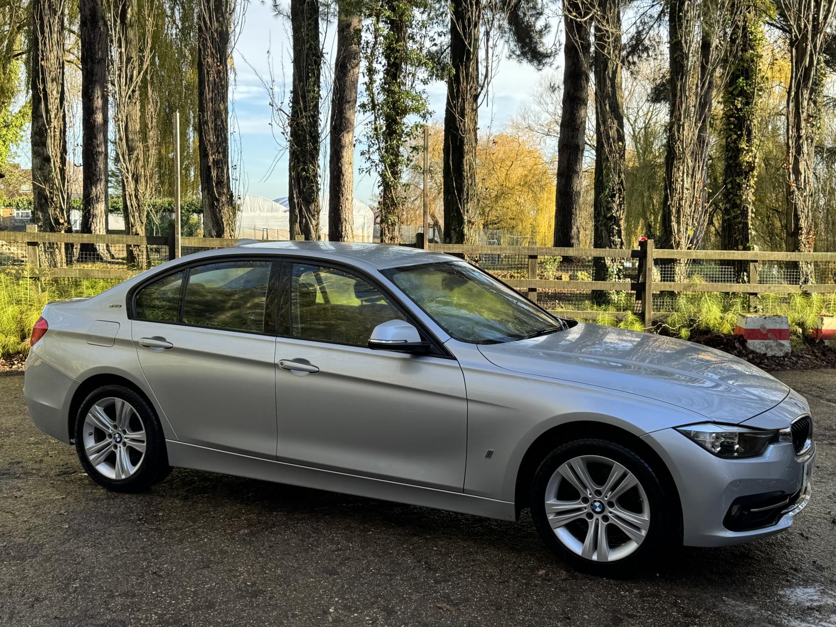BMW 3 Series 2.0 330e 7.6kWh Sport Saloon 4dr Petrol Plug-in Hybrid Auto Euro 6 (s/s) (252 ps)