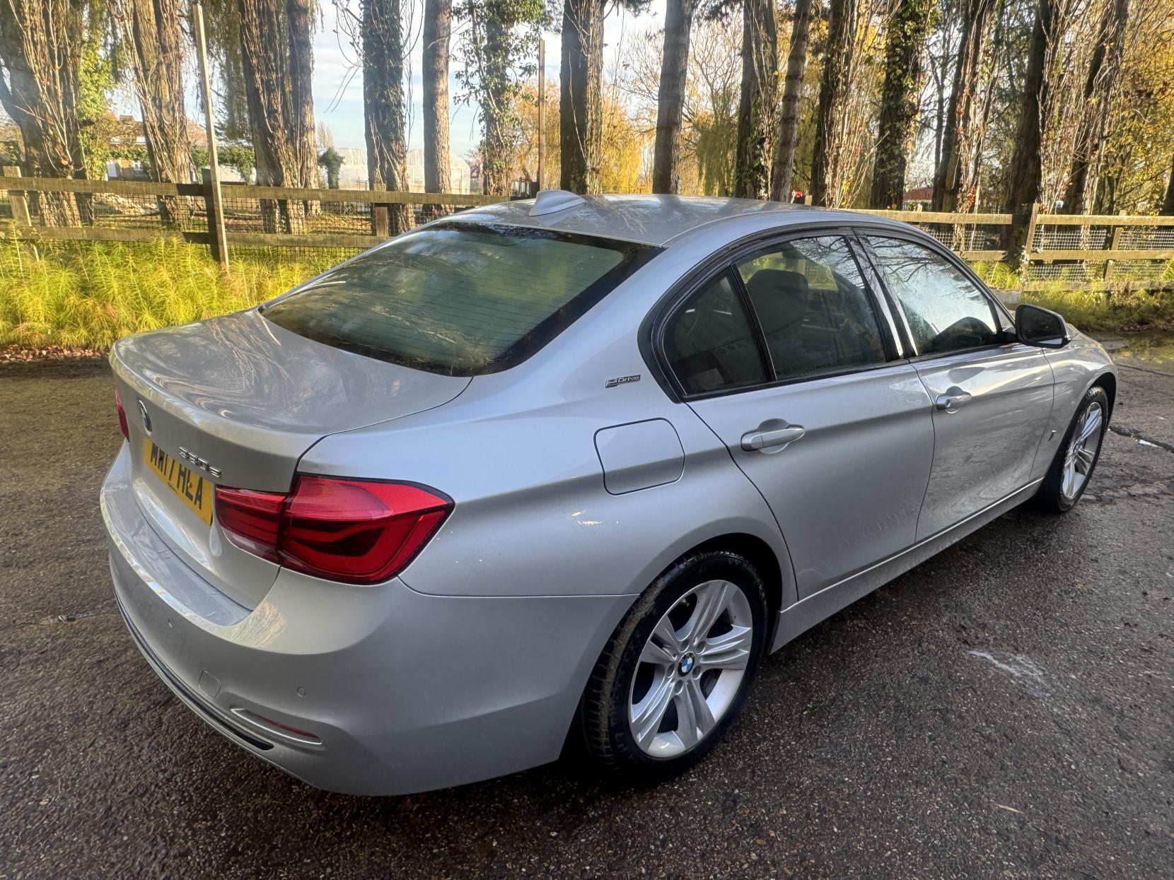 BMW 3 Series 2.0 330e 7.6kWh Sport Saloon 4dr Petrol Plug-in Hybrid Auto Euro 6 (s/s) (252 ps)