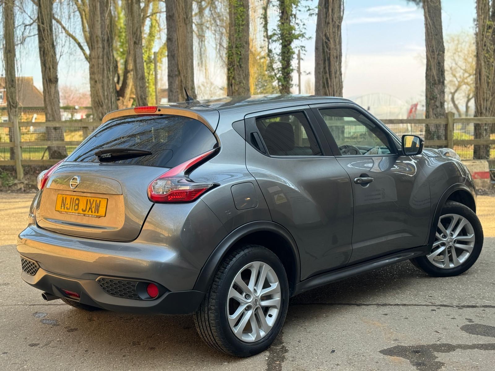 Nissan Juke 1.6 N-Connecta SUV 5dr Petrol XTRON Euro 6 (117 ps)