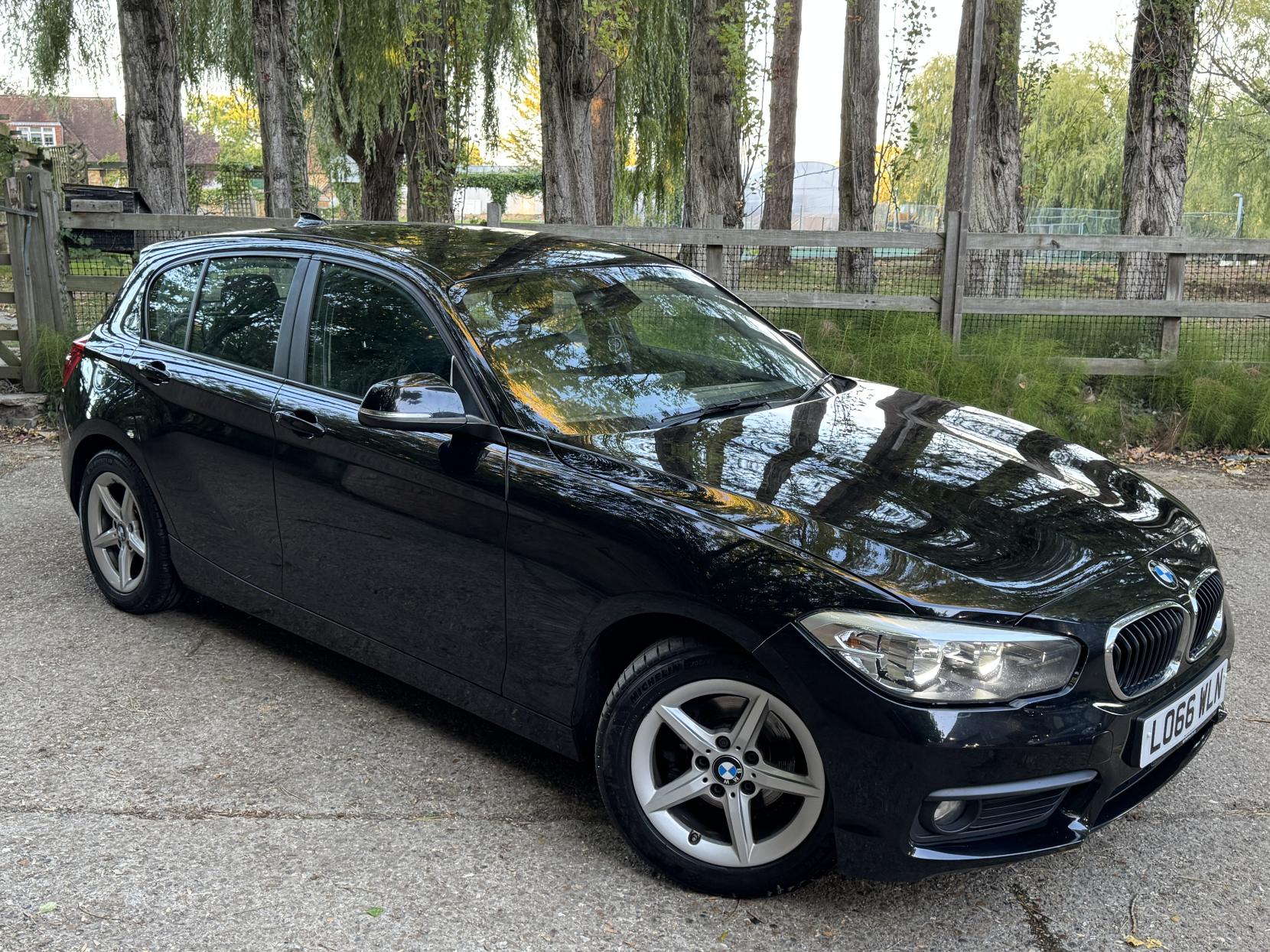 BMW 1 Series 1.5 118i SE Hatchback 5dr Petrol Manual Euro 6 (s/s) (136 ps)