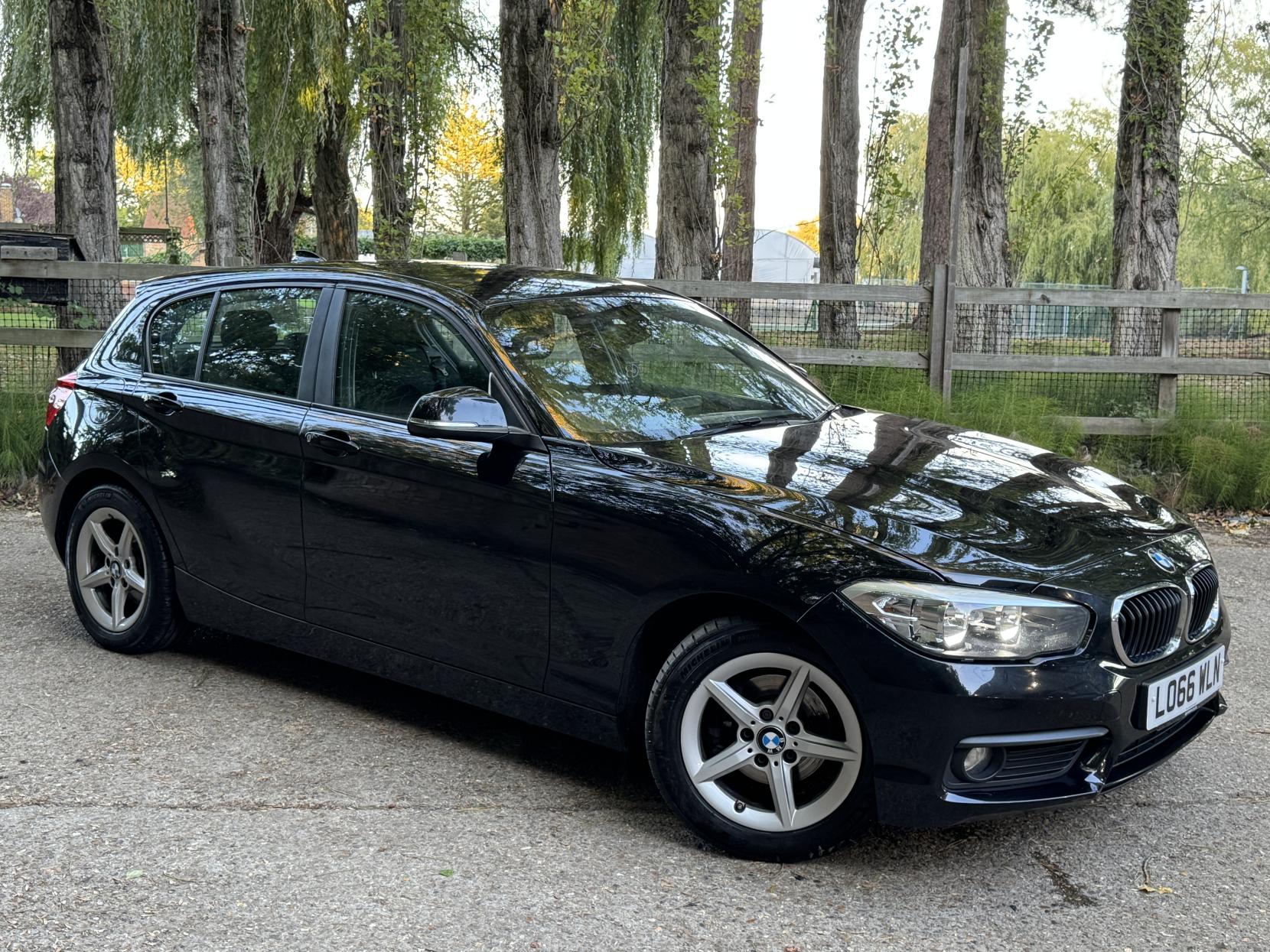 BMW 1 Series 1.5 118i SE Hatchback 5dr Petrol Manual Euro 6 (s/s) (136 ps)