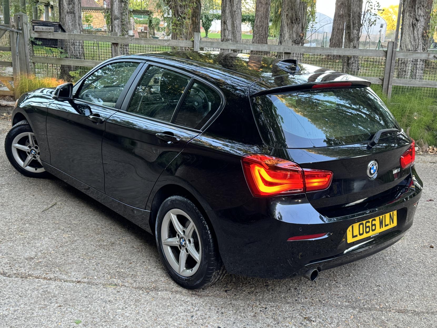 BMW 1 Series 1.5 118i SE Hatchback 5dr Petrol Manual Euro 6 (s/s) (136 ps)