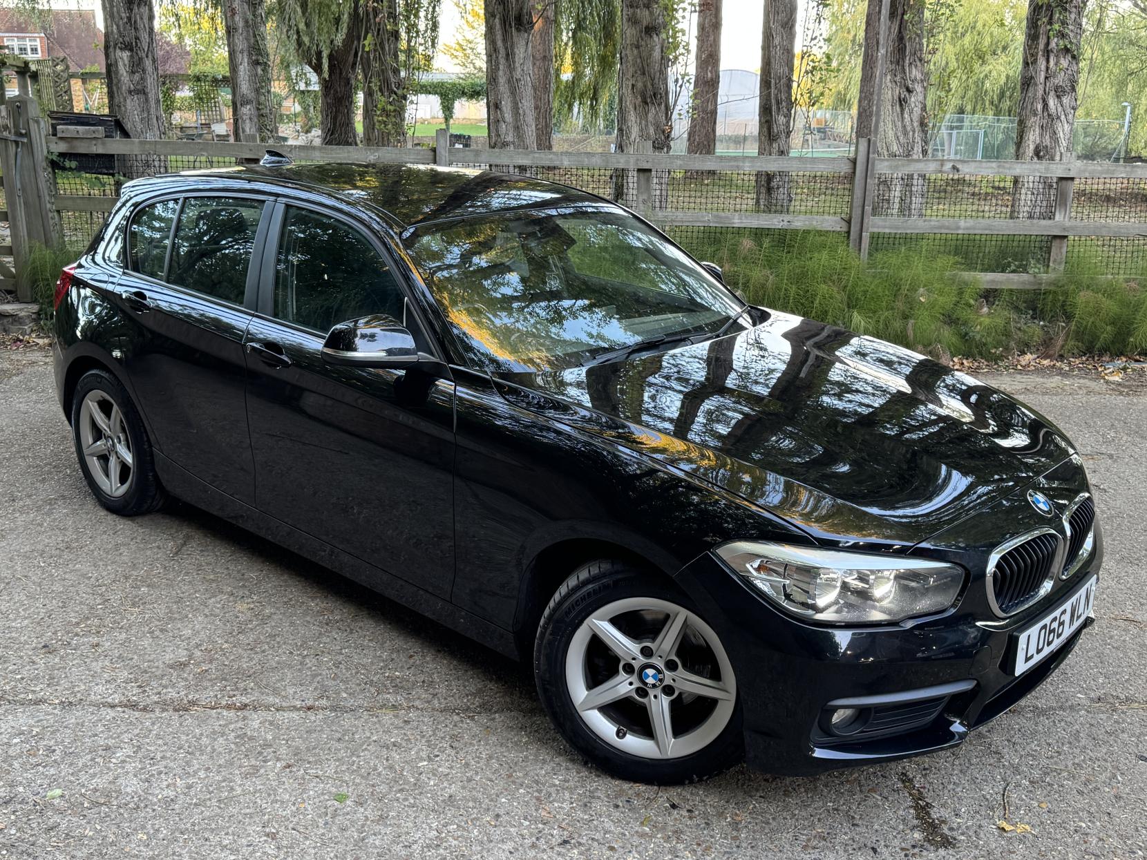 BMW 1 Series 1.5 118i SE Hatchback 5dr Petrol Manual Euro 6 (s/s) (136 ps)