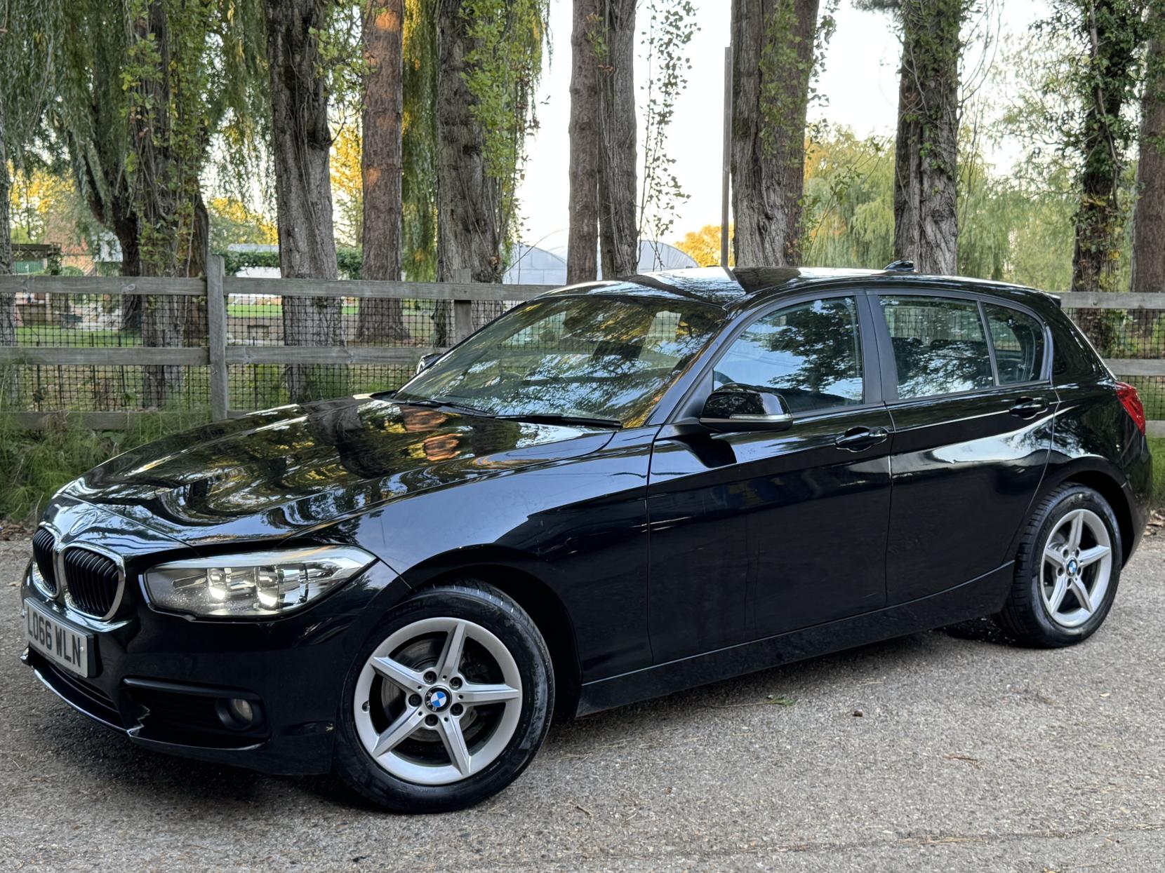 BMW 1 Series 1.5 118i SE Hatchback 5dr Petrol Manual Euro 6 (s/s) (136 ps)