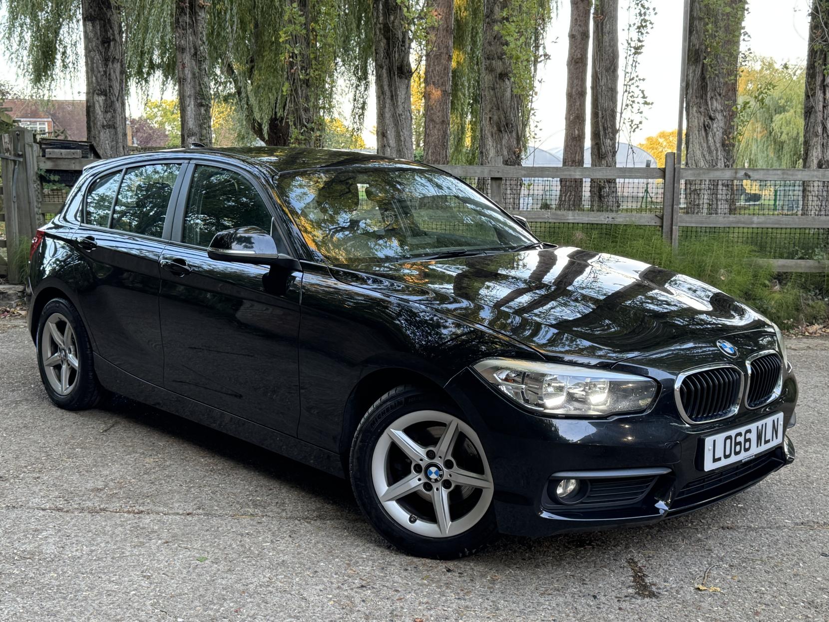 BMW 1 Series 1.5 118i SE Hatchback 5dr Petrol Manual Euro 6 (s/s) (136 ps)