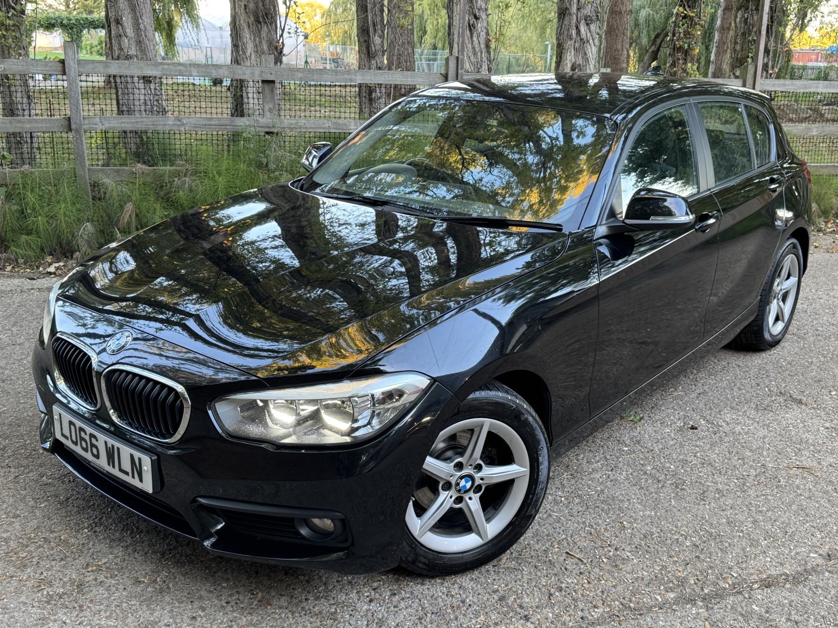 BMW 1 Series 1.5 118i SE Hatchback 5dr Petrol Manual Euro 6 (s/s) (136 ps)