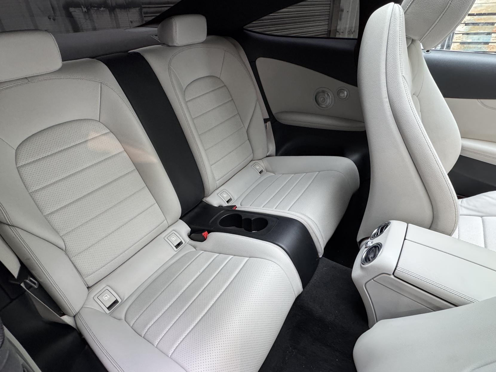 Mercedes-Benz C Class 2.0 C300 AMG Line (Premium Plus) Coupe 2dr Petrol 7G-Tronic+ Euro 6 (s/s) (245 ps)