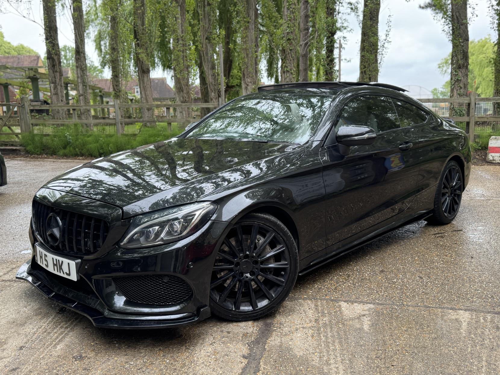 Mercedes-Benz C Class 2.0 C300 AMG Line (Premium Plus) Coupe 2dr Petrol 7G-Tronic+ Euro 6 (s/s) (245 ps)