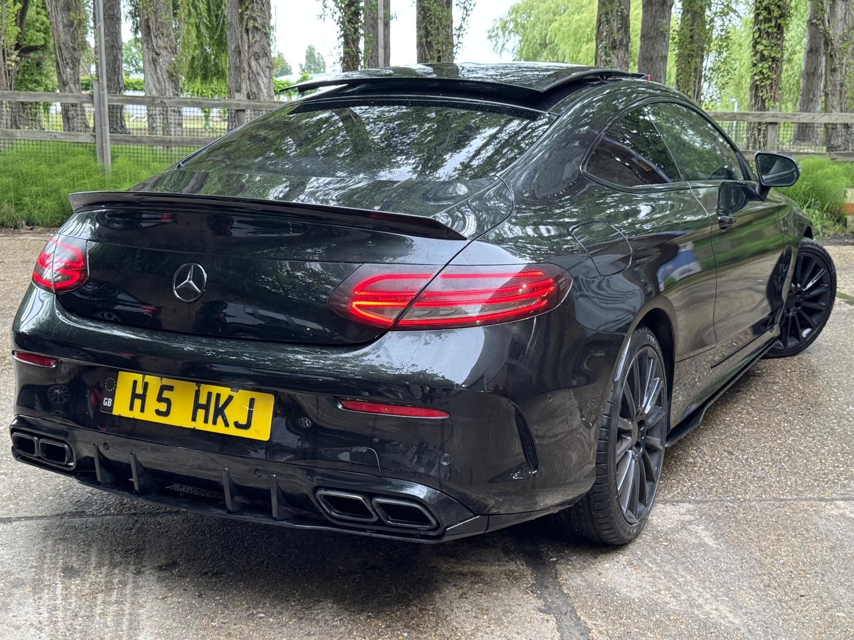 Mercedes-Benz C Class 2.0 C300 AMG Line (Premium Plus) Coupe 2dr Petrol 7G-Tronic+ Euro 6 (s/s) (245 ps)