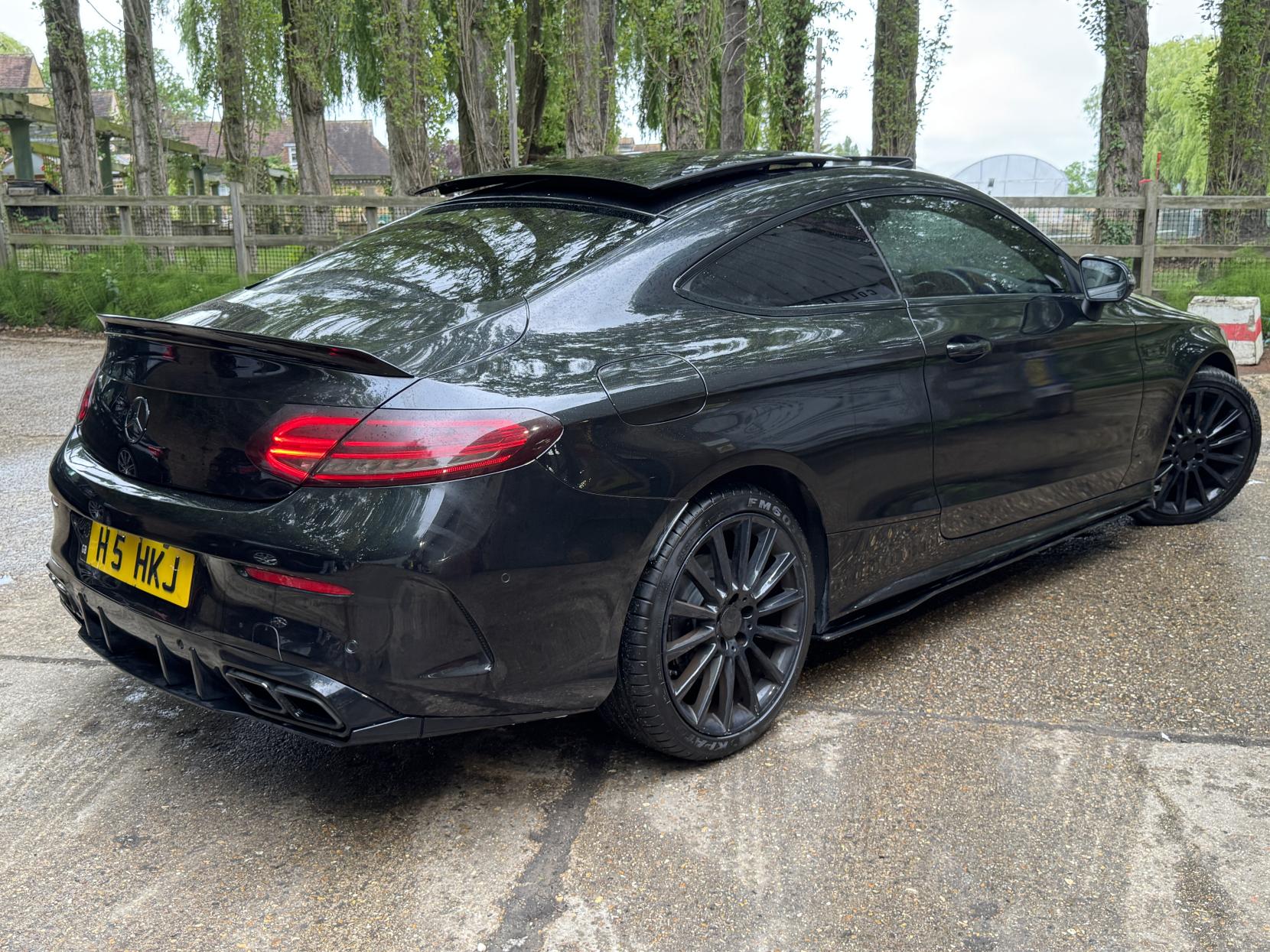 Mercedes-Benz C Class 2.0 C300 AMG Line (Premium Plus) Coupe 2dr Petrol 7G-Tronic+ Euro 6 (s/s) (245 ps)