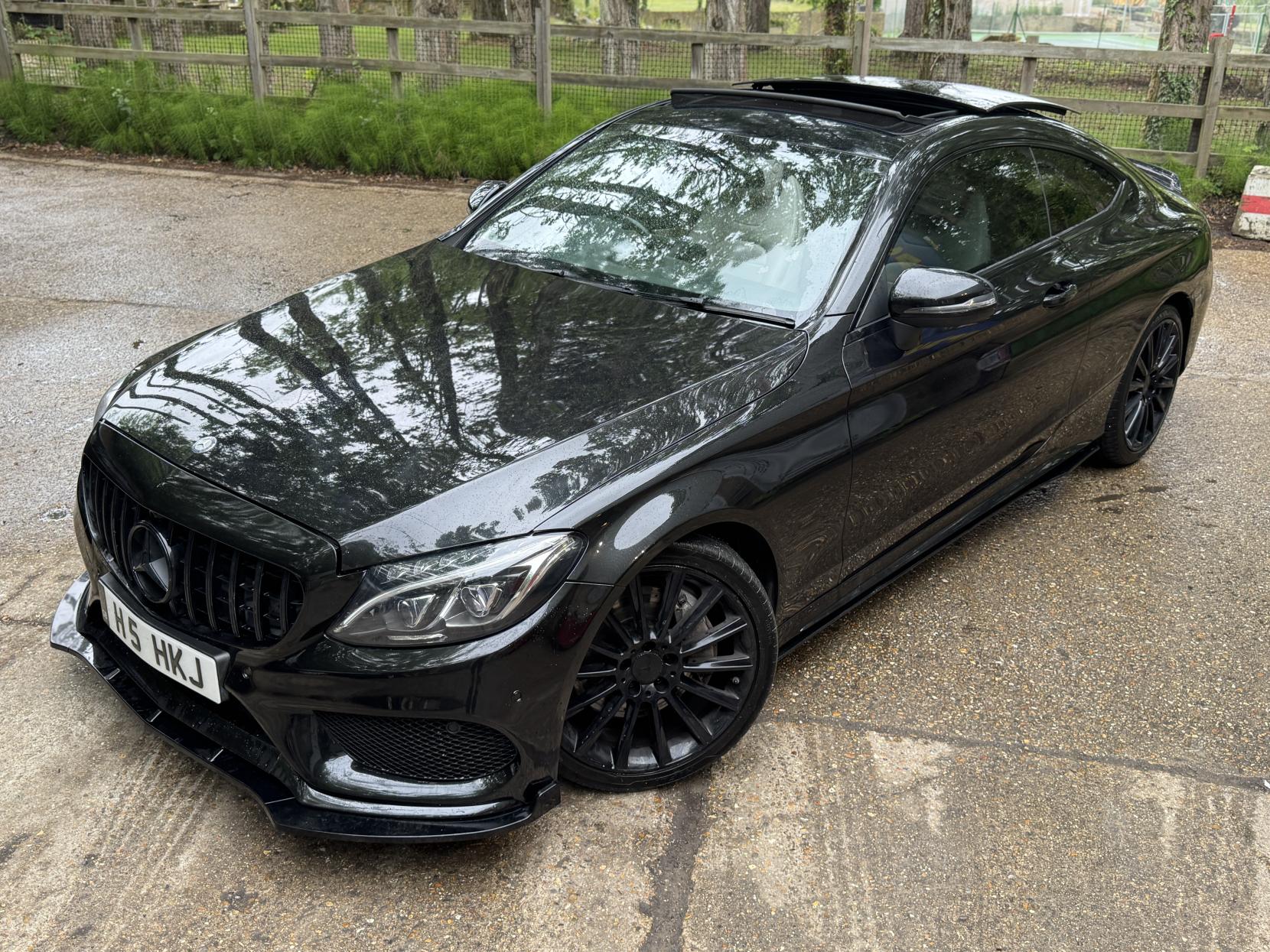 Mercedes-Benz C Class 2.0 C300 AMG Line (Premium Plus) Coupe 2dr Petrol 7G-Tronic+ Euro 6 (s/s) (245 ps)