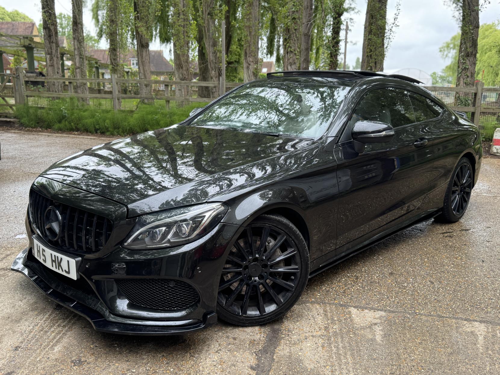 Mercedes-Benz C Class 2.0 C300 AMG Line (Premium Plus) Coupe 2dr Petrol 7G-Tronic+ Euro 6 (s/s) (245 ps)