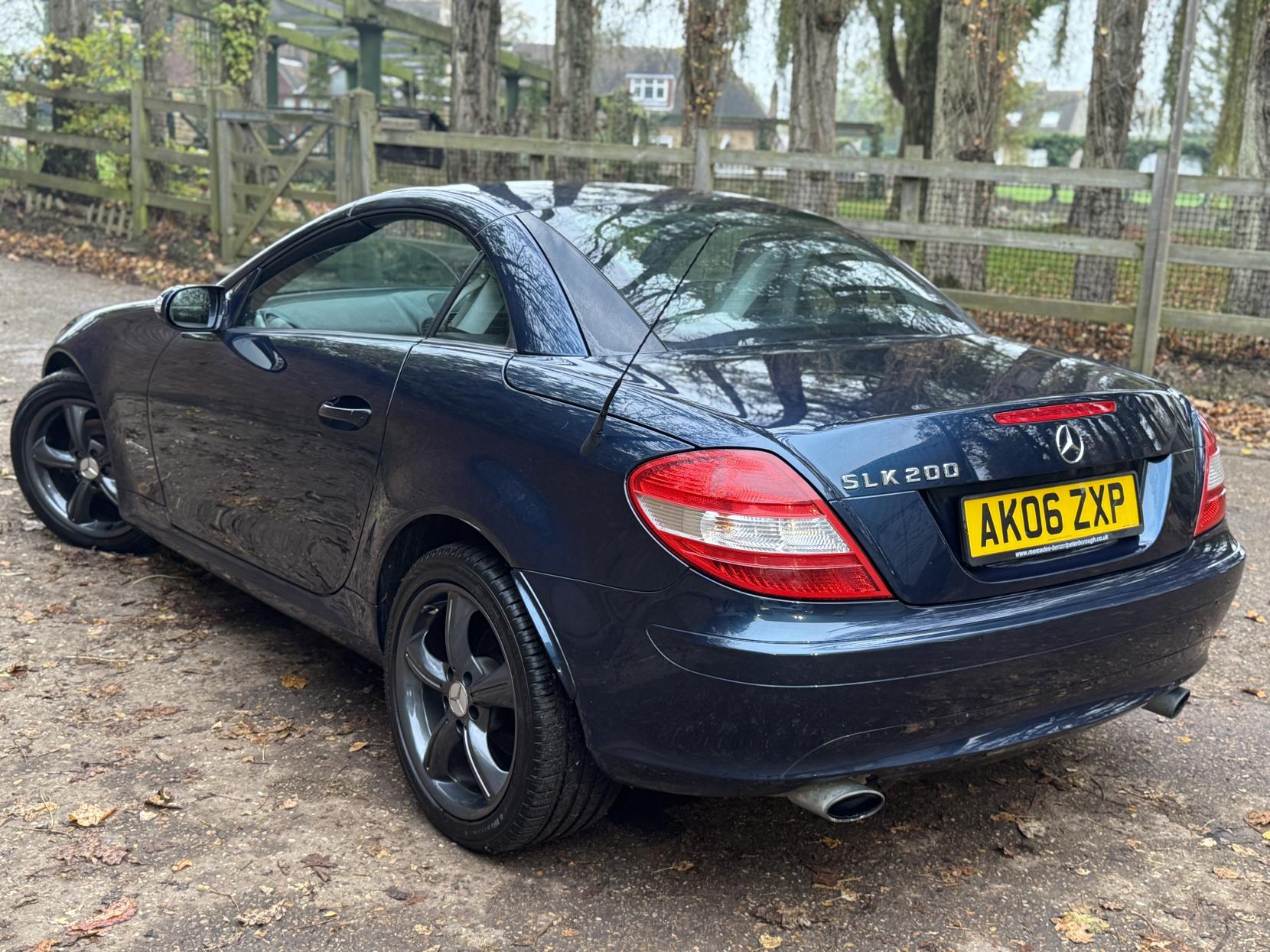 Mercedes-Benz SLK 1.8 SLK200 Kompressor Convertible 2dr Petrol Automatic (211 g/km, 163 bhp)