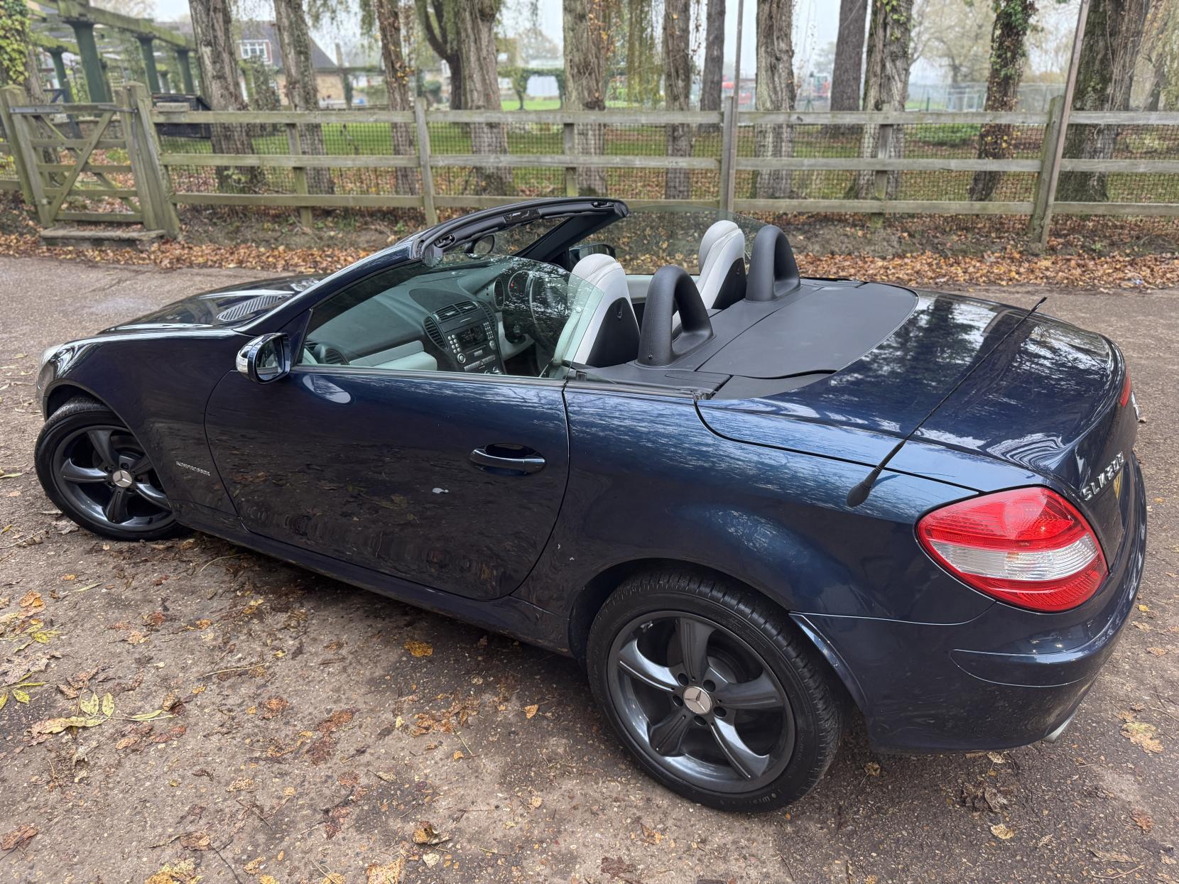 Mercedes-Benz SLK 1.8 SLK200 Kompressor Convertible 2dr Petrol Automatic (211 g/km, 163 bhp)