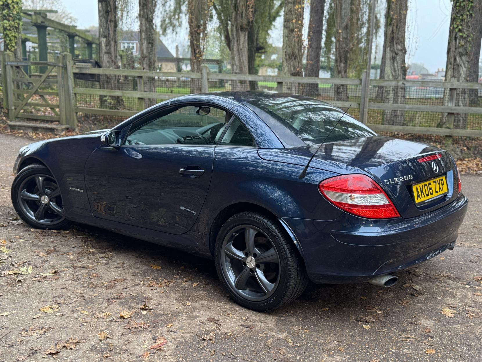 Mercedes-Benz SLK 1.8 SLK200 Kompressor Convertible 2dr Petrol Automatic (211 g/km, 163 bhp)