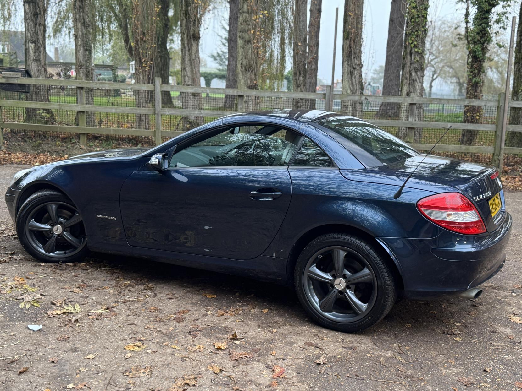 Mercedes-Benz SLK 1.8 SLK200 Kompressor Convertible 2dr Petrol Automatic (211 g/km, 163 bhp)