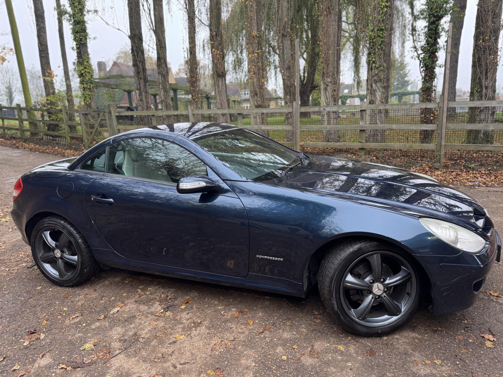 Mercedes-Benz SLK 1.8 SLK200 Kompressor Convertible 2dr Petrol Automatic (211 g/km, 163 bhp)