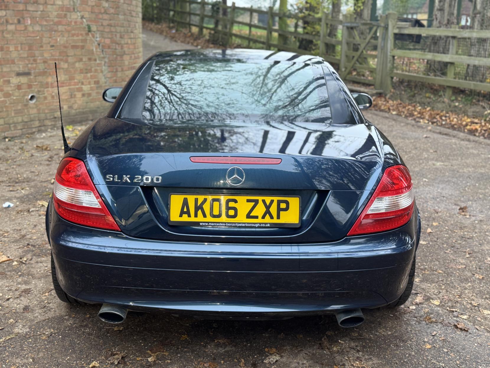 Mercedes-Benz SLK 1.8 SLK200 Kompressor Convertible 2dr Petrol Automatic (211 g/km, 163 bhp)