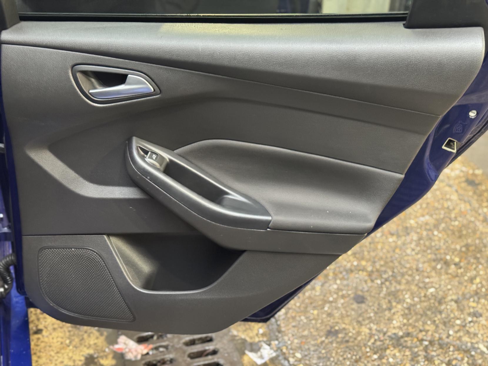 Ford Focus 1.0T EcoBoost ST-Line X Hatchback 5dr Petrol Manual Euro 6 (s/s) (140 ps)