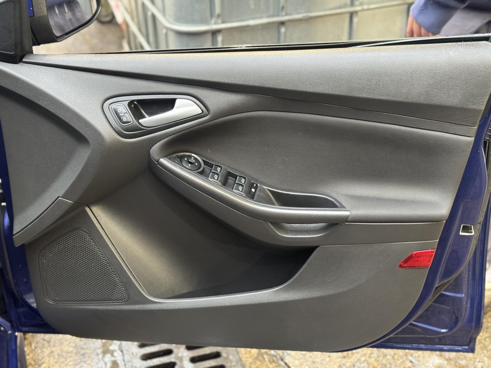 Ford Focus 1.0T EcoBoost ST-Line X Hatchback 5dr Petrol Manual Euro 6 (s/s) (140 ps)