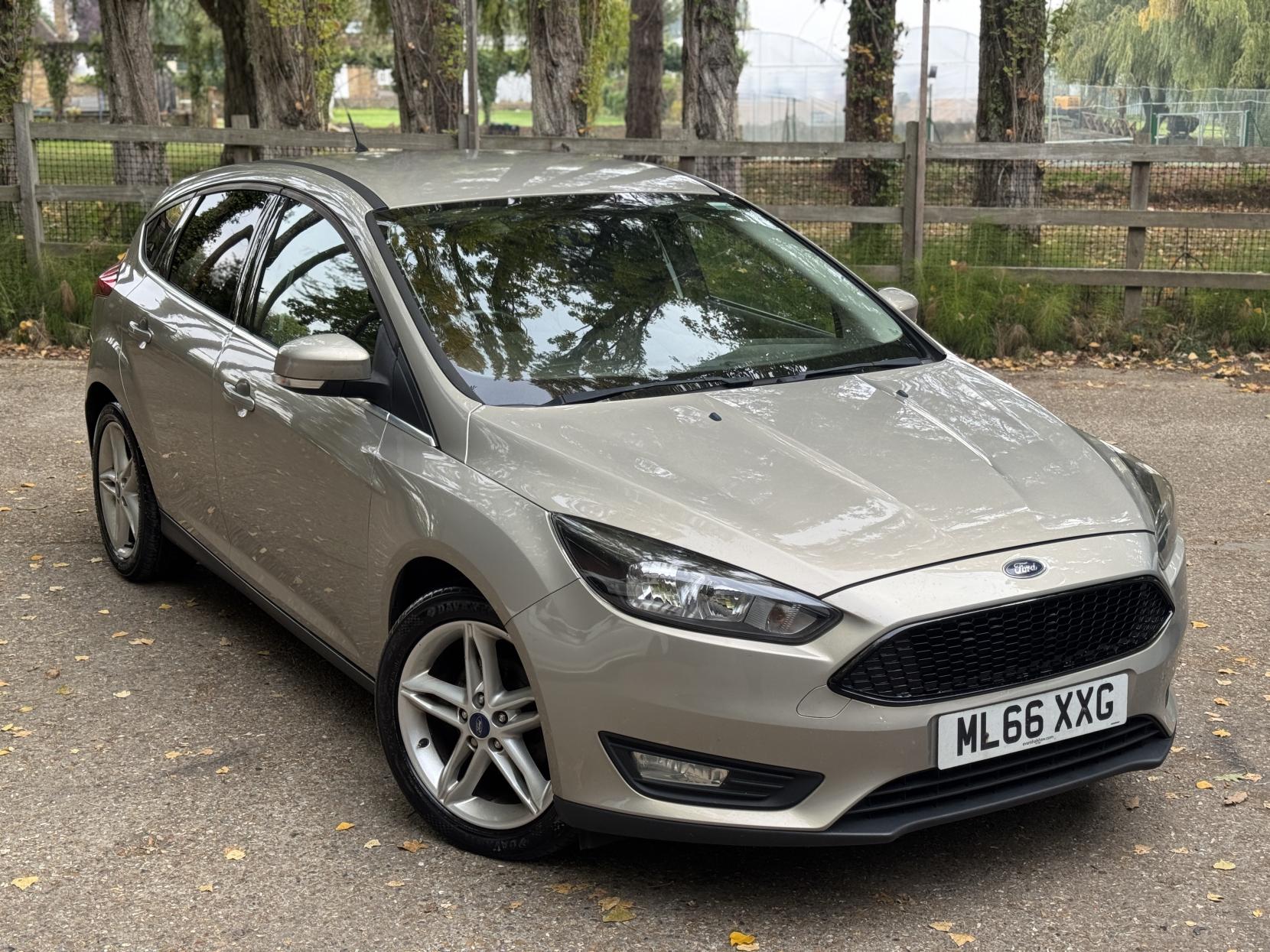 Ford Focus 1.0T EcoBoost Zetec Hatchback 5dr Petrol Manual Euro 6 (s/s) (100 ps)