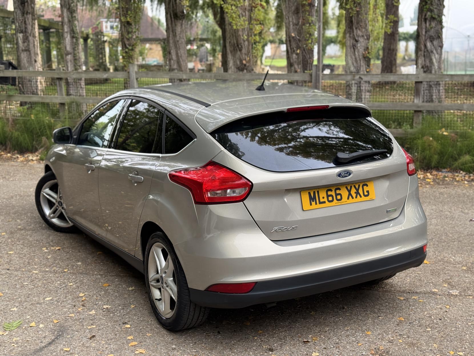 Ford Focus 1.0T EcoBoost Zetec Hatchback 5dr Petrol Manual Euro 6 (s/s) (100 ps)