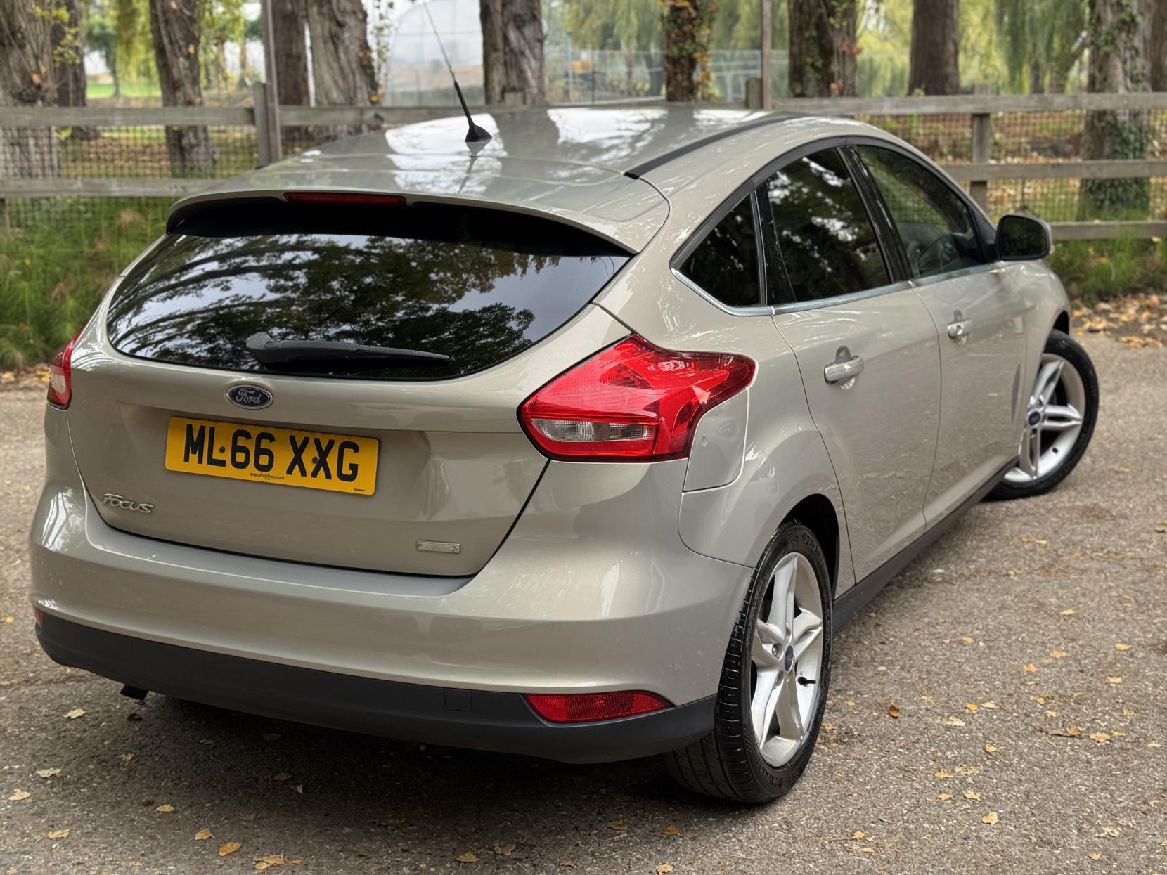 Ford Focus 1.0T EcoBoost Zetec Hatchback 5dr Petrol Manual Euro 6 (s/s) (100 ps)