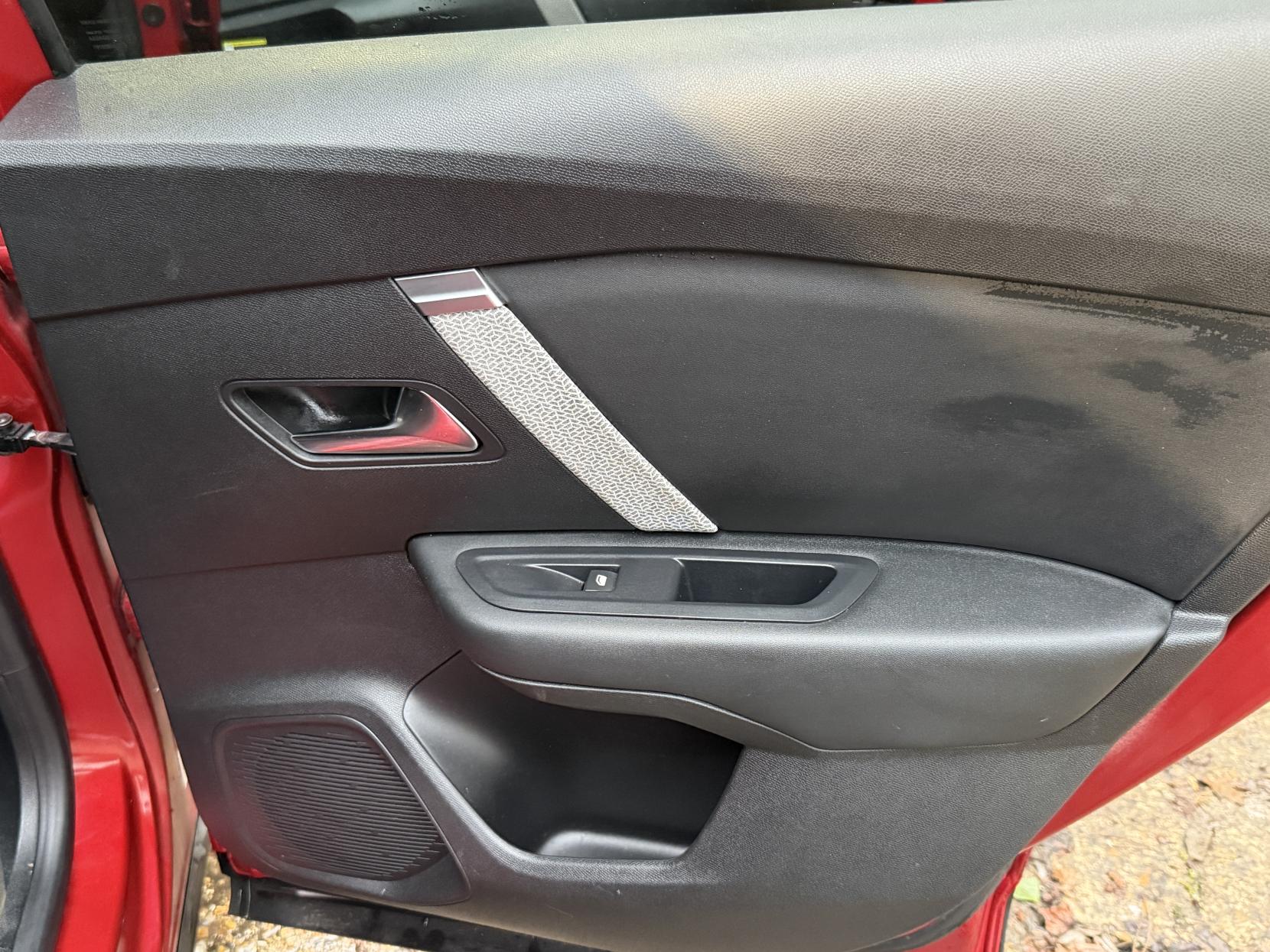 Citroen C4 1.2 PureTech Shine Plus Hatchback 5dr Petrol EAT8 Euro 6 (s/s) (130 ps)