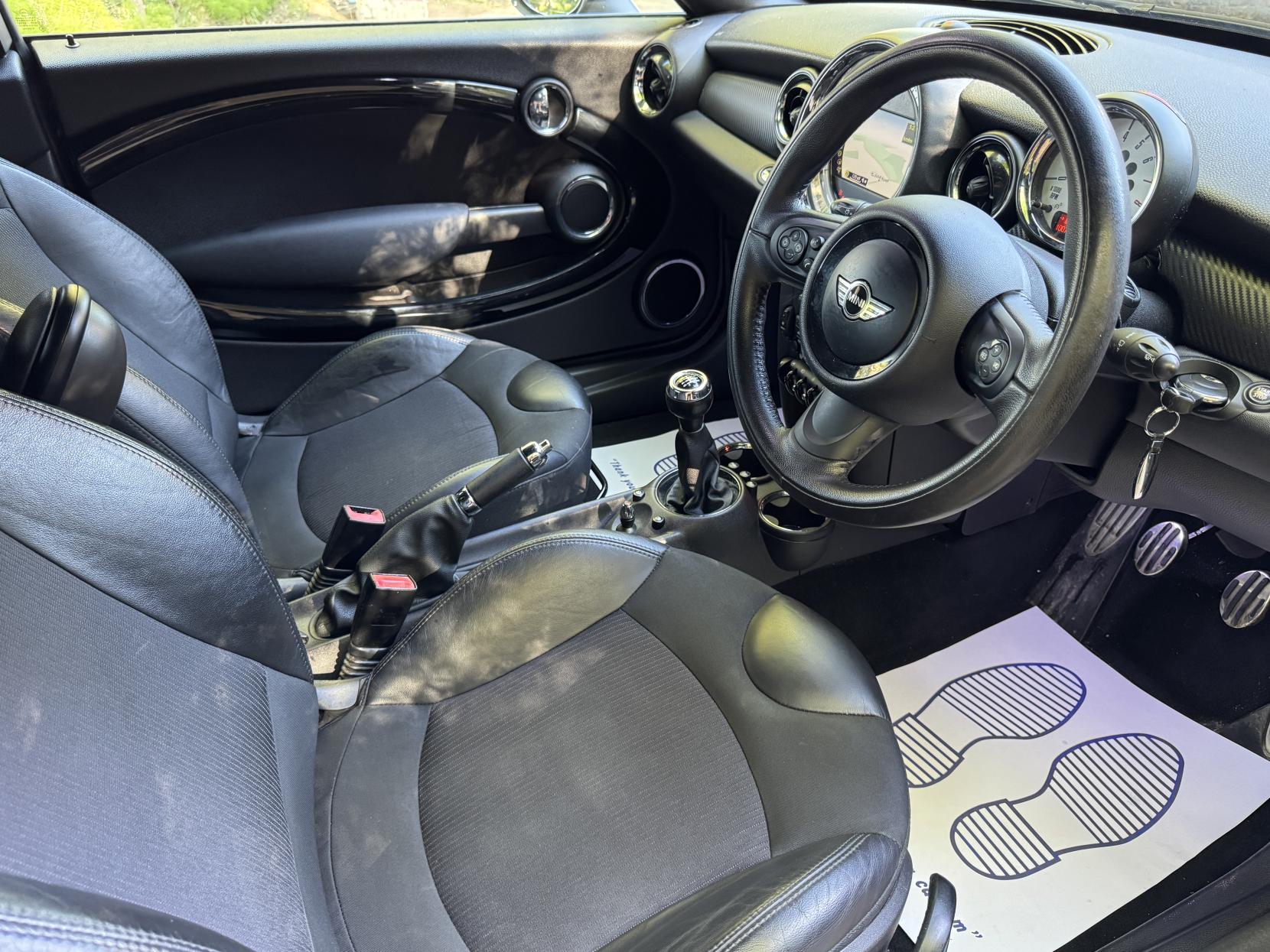 MINI Coupe 1.6 Cooper S Coupe 2dr Petrol Manual Euro 5 (s/s) (184 ps)