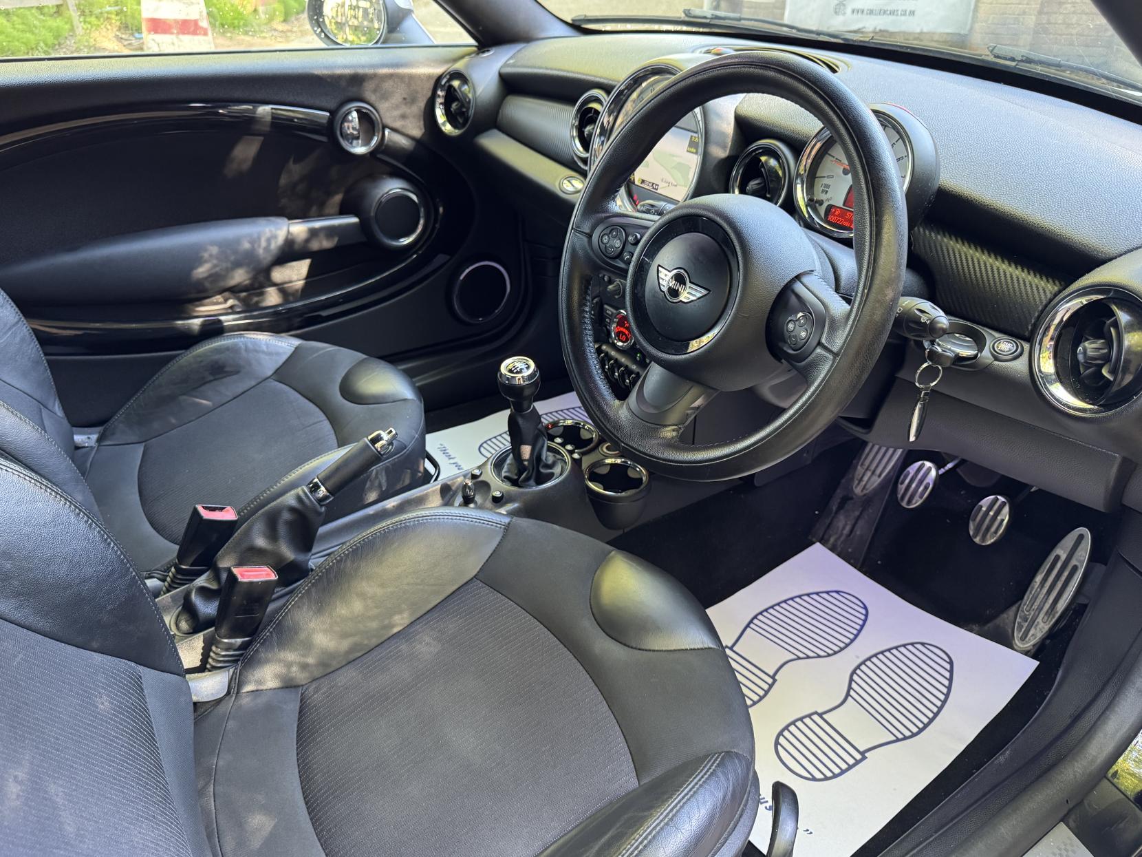 MINI Coupe 1.6 Cooper S Coupe 2dr Petrol Manual Euro 5 (s/s) (184 ps)