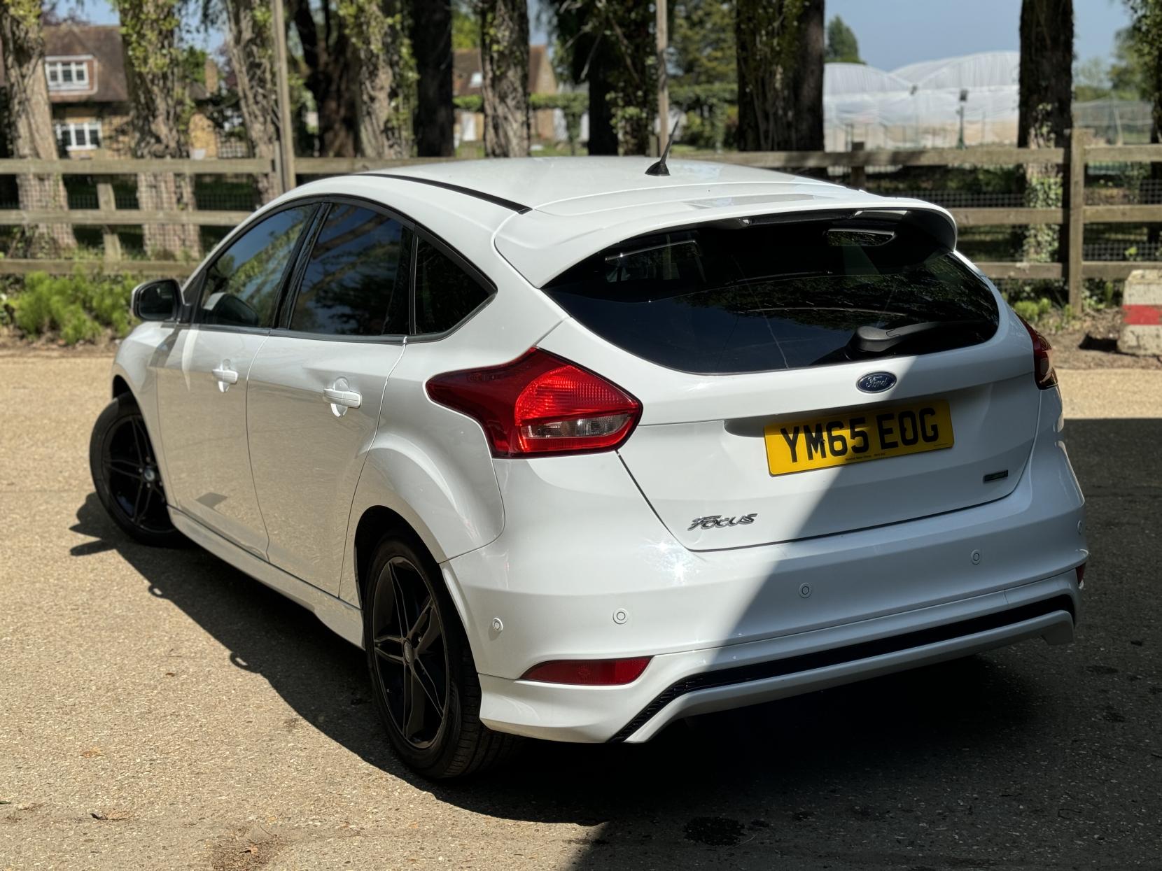 Ford Focus 1.0T EcoBoost Zetec S Hatchback 5dr Petrol Manual Euro 6 (s/s) (125 ps)