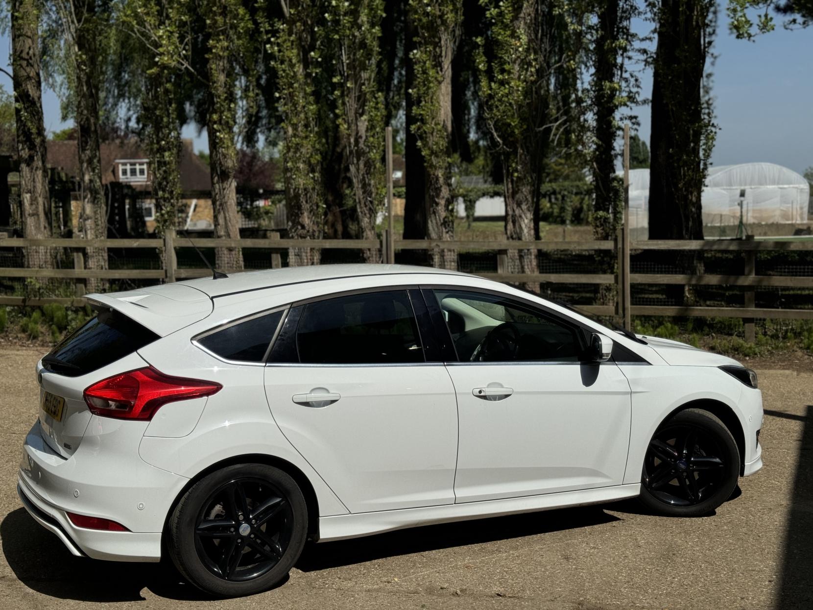 Ford Focus 1.0T EcoBoost Zetec S Hatchback 5dr Petrol Manual Euro 6 (s/s) (125 ps)