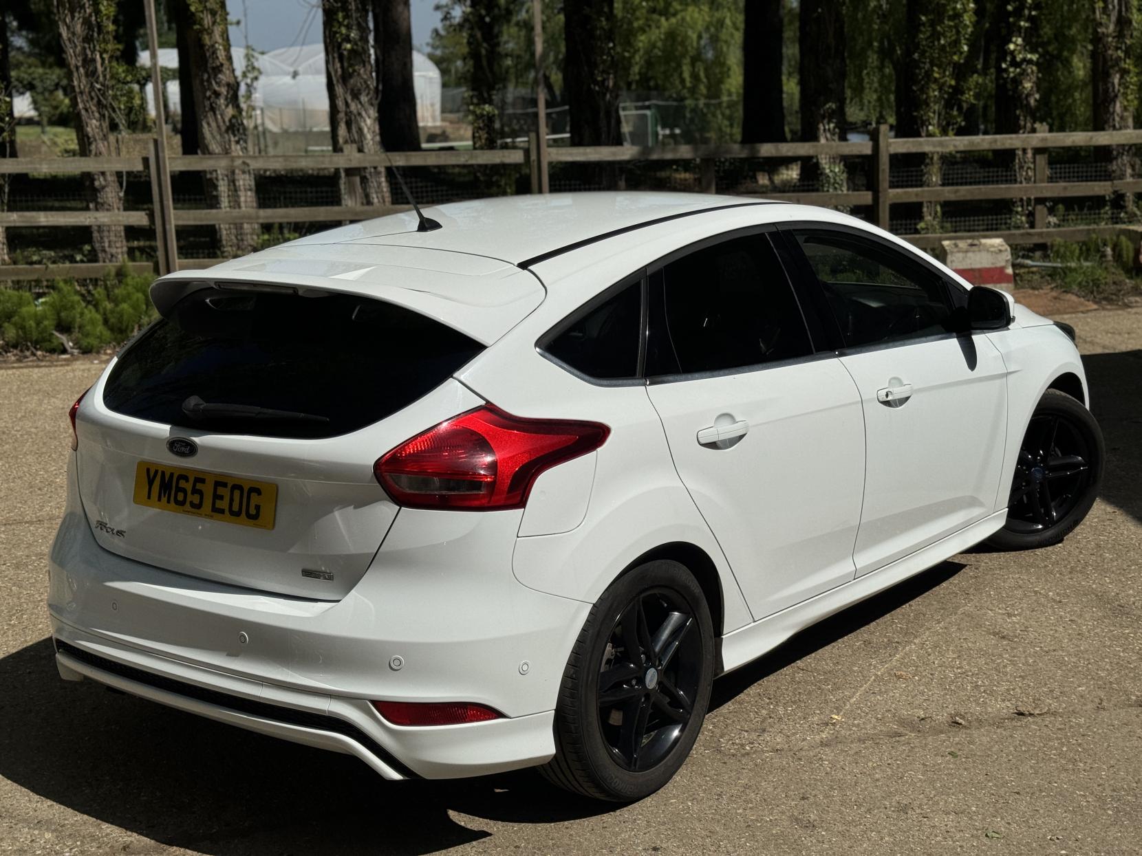 Ford Focus 1.0T EcoBoost Zetec S Hatchback 5dr Petrol Manual Euro 6 (s/s) (125 ps)