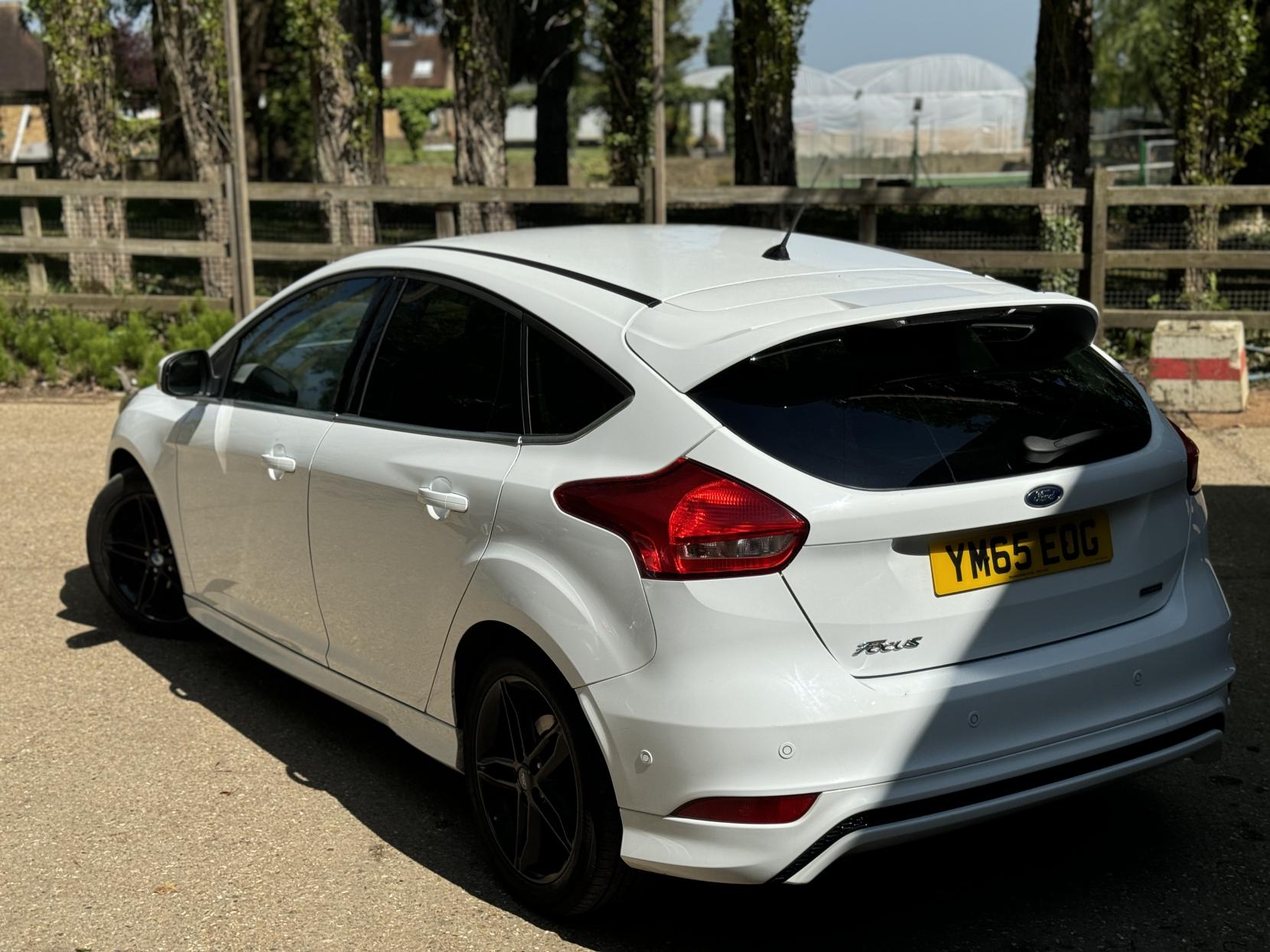 Ford Focus 1.0T EcoBoost Zetec S Hatchback 5dr Petrol Manual Euro 6 (s/s) (125 ps)