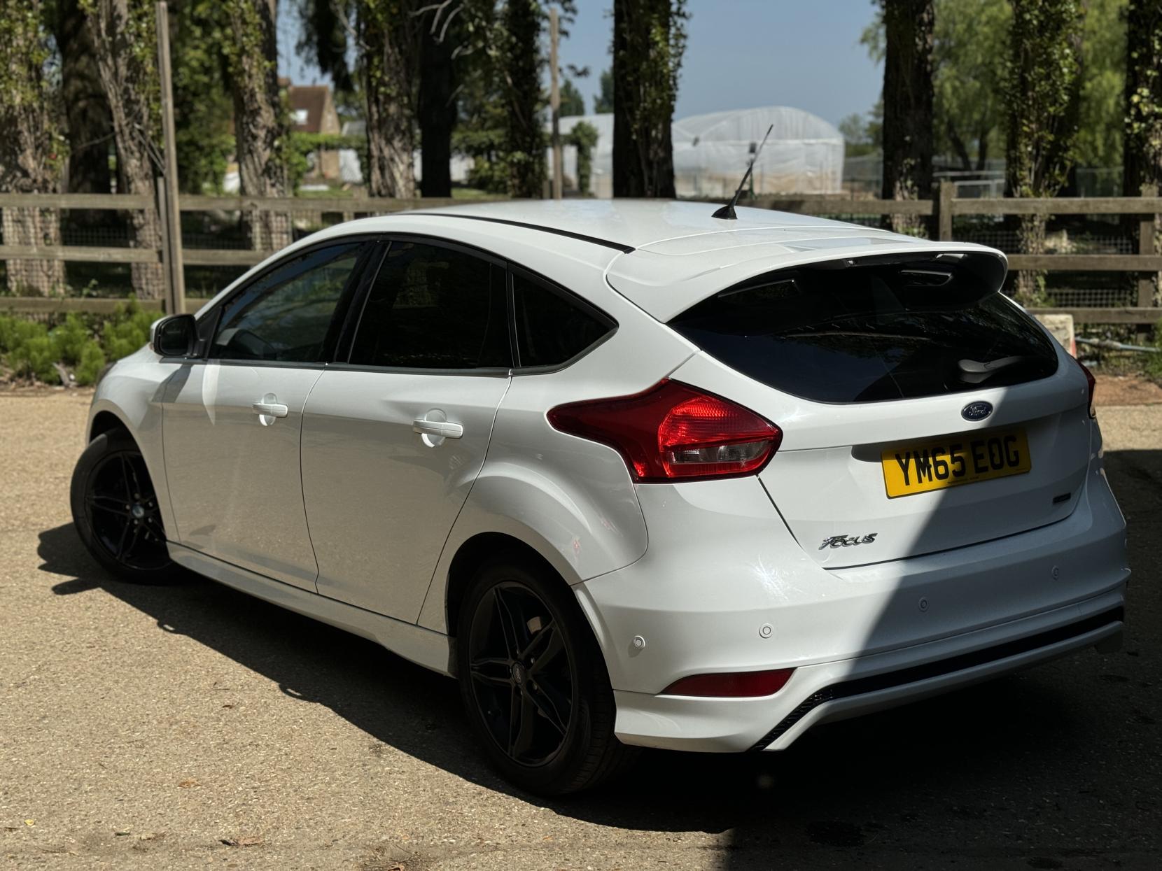 Ford Focus 1.0T EcoBoost Zetec S Hatchback 5dr Petrol Manual Euro 6 (s/s) (125 ps)