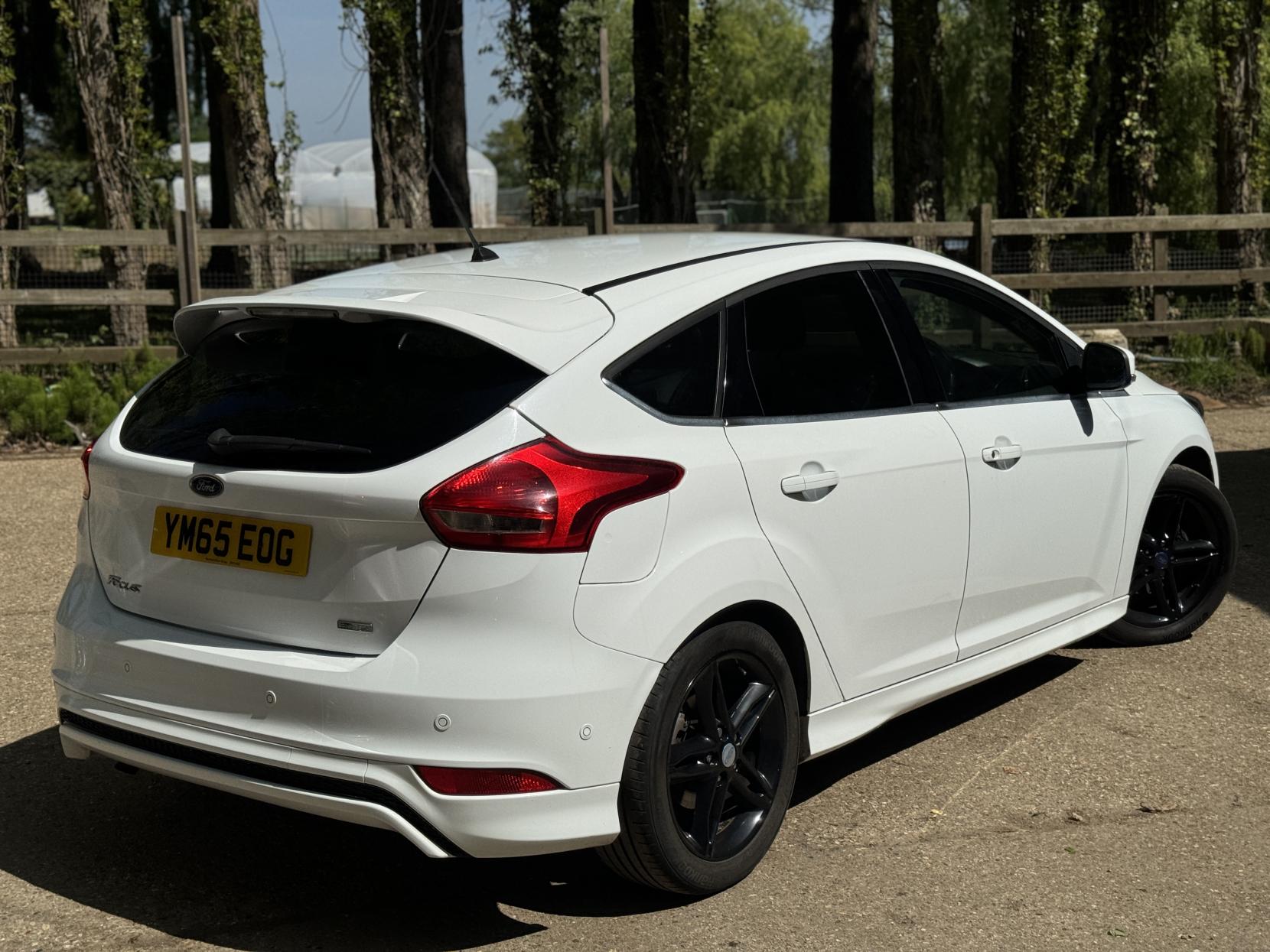 Ford Focus 1.0T EcoBoost Zetec S Hatchback 5dr Petrol Manual Euro 6 (s/s) (125 ps)