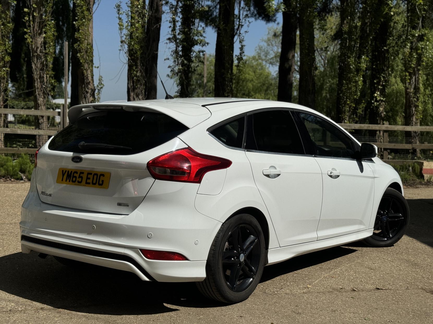 Ford Focus 1.0T EcoBoost Zetec S Hatchback 5dr Petrol Manual Euro 6 (s/s) (125 ps)